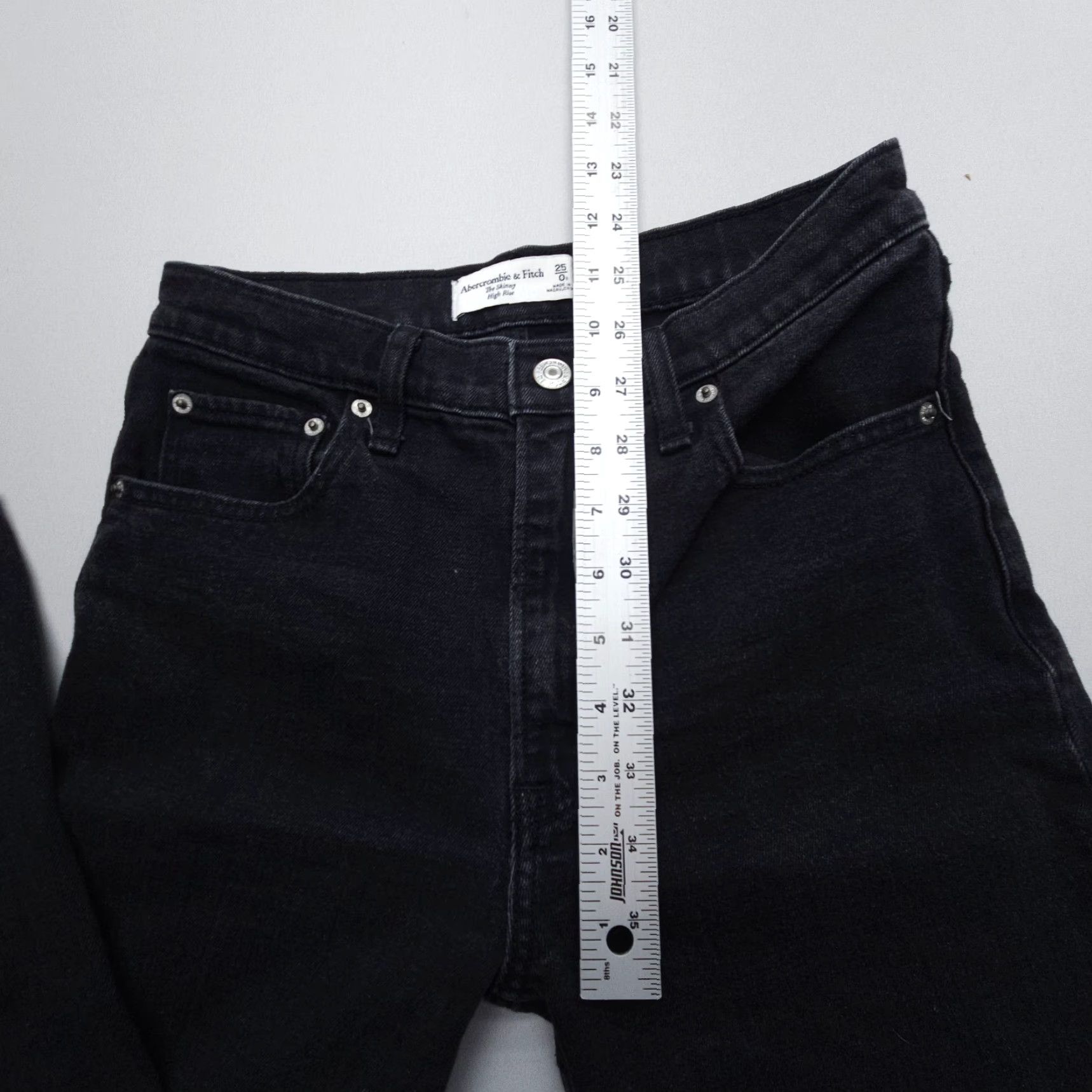 Abercrombie & Fitch Abercrombie & Fitch The Skinny High Rise Jeans Size 0 / 25 Black Dark Wash 26"in - Women's Jeans, 90s, Vintage? No. Size 25" / US 0 / IT 36 - 6 Thumbnail