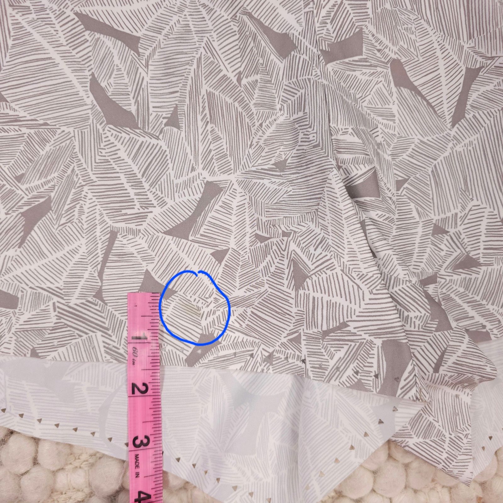 Athleta Athleta Print Laser Run Shorts Taupe Leaf Print Sz Medium Size 30" / US 8 / IT 44 - 8 Thumbnail