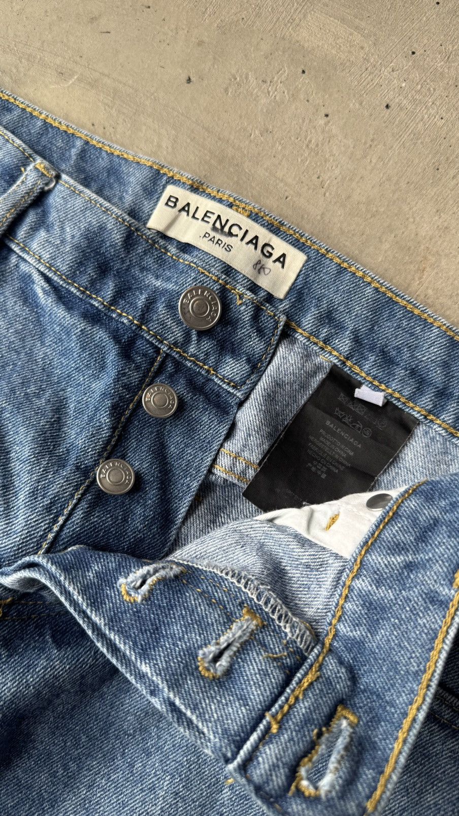 Balenciaga 2017 BALENCIAGA BY DEMNA GVASALIA BLUE JEANS Size 31" - 9 Thumbnail