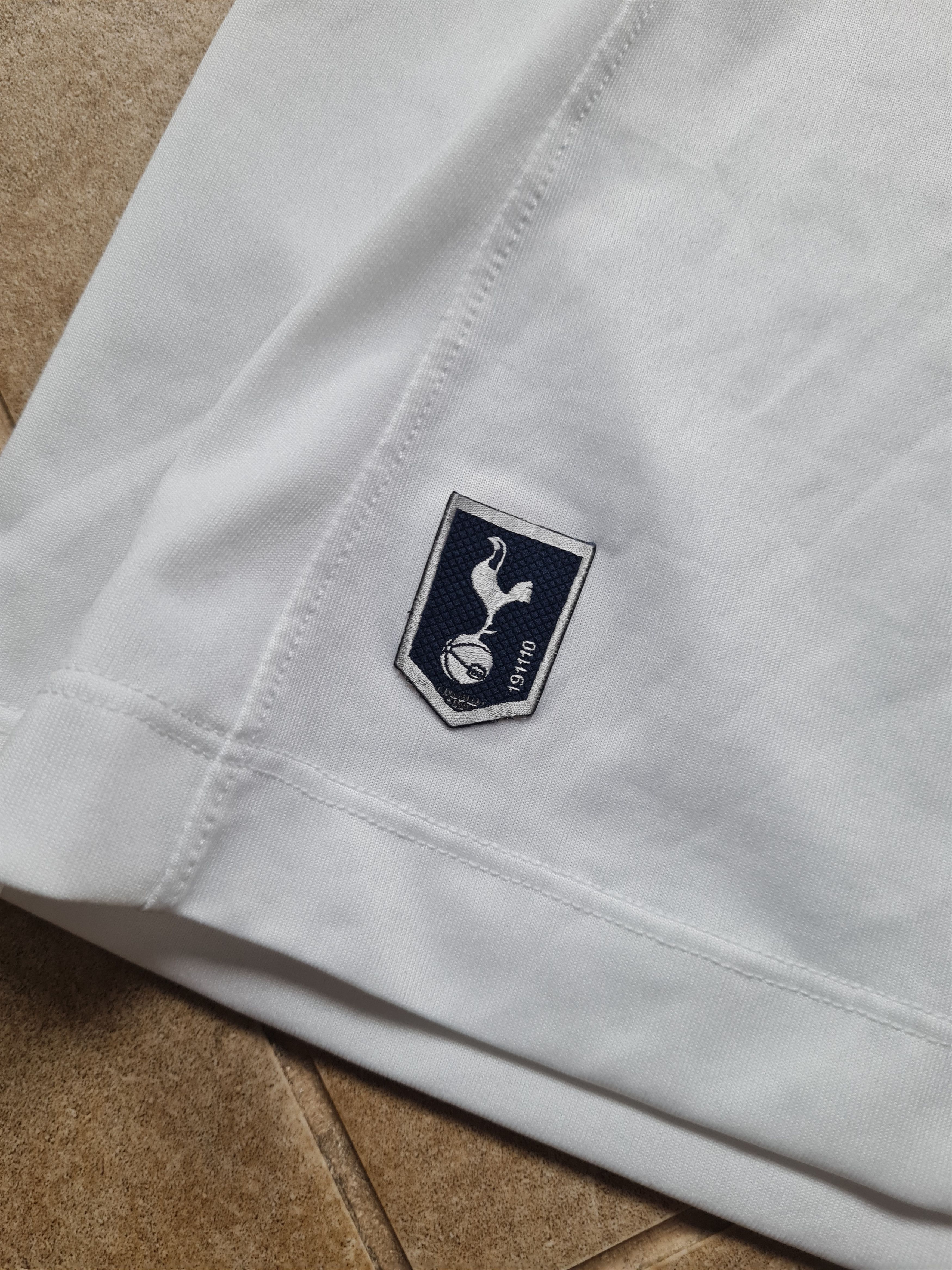 Under Armour TOTTENHAM UNDER ARMOUR 2015/2016 FOOTBALL HOME JERSEY XL Size US XL / EU 56 / 4 - 13 Thumbnail