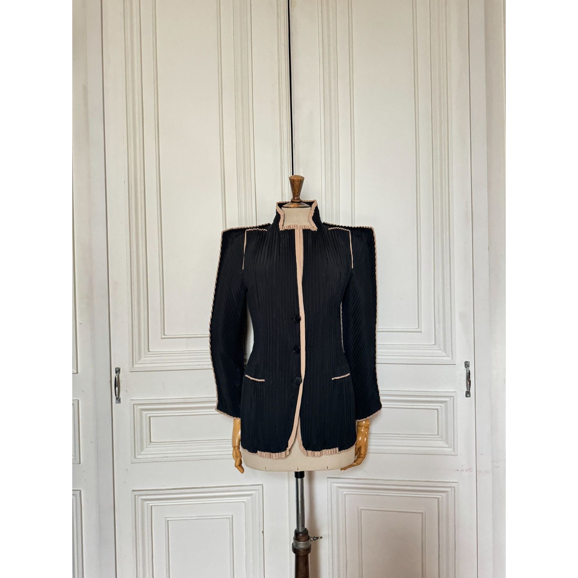 Jean Paul Gaultier Rare Black Pleated Jacket Size M / US 6-8 / IT 42-44 - 1 Thumbnail