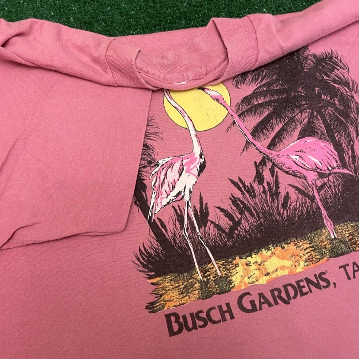 Vintage VINTAGE Busch Gardens Tampa Florida Theme Park Flamingo VTG Shirt Mens M Pink 90s 80s Animals Florida Nature Mens Size US M / EU 48-50 / 2 - 2 Thumbnail
