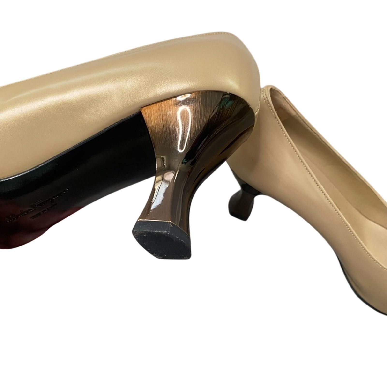 Salvatore Ferragamo Vintage Salvatore Ferragamo Beige Heels Pumps Size 7.5 Size US 7.5 / IT 37.5 - 5 Thumbnail