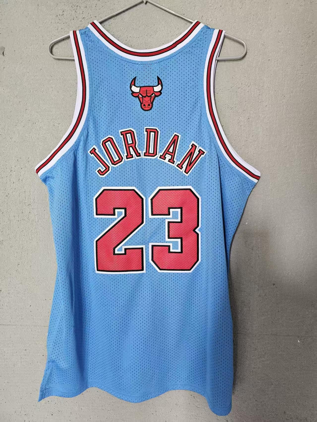 NBA Michael Jordan Jersey Chicago Bulls 23 Double Stitched XXL Size US XXL / EU 58 / 5 - 2 Thumbnail