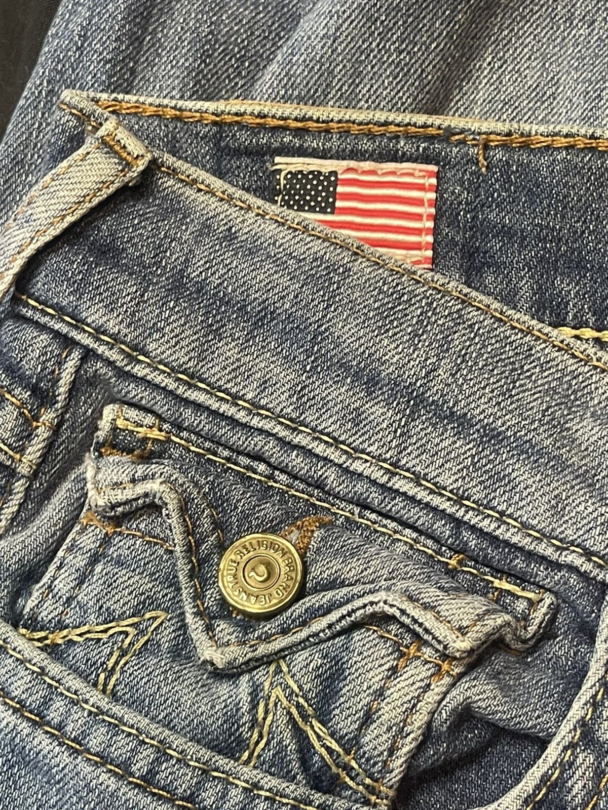 True Religion TRUE RELIGION CORA MID RISE STRAIGHT SZ 28 Size 28" / US 6 / IT 42 - 6 Thumbnail