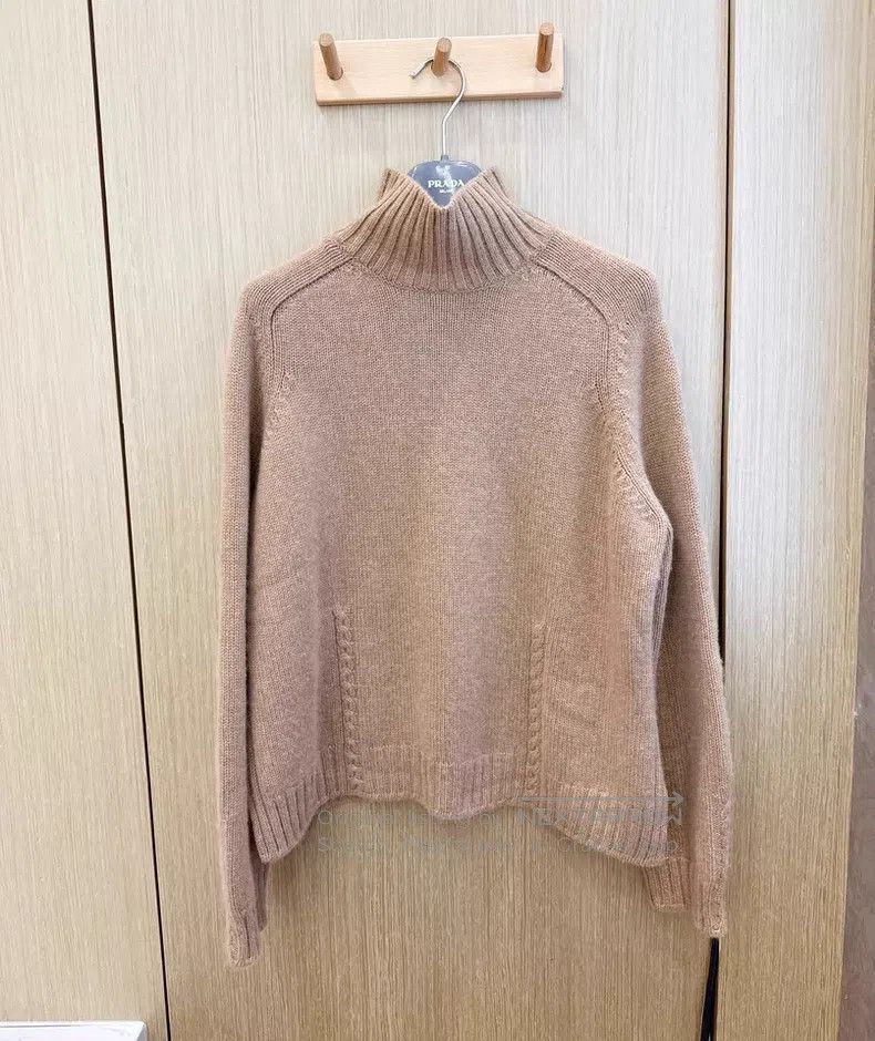 Loro Piana Loro Piana Baby cashmere camel turtleneck sweater Size S / US 4 / IT 40 - 1 Thumbnail