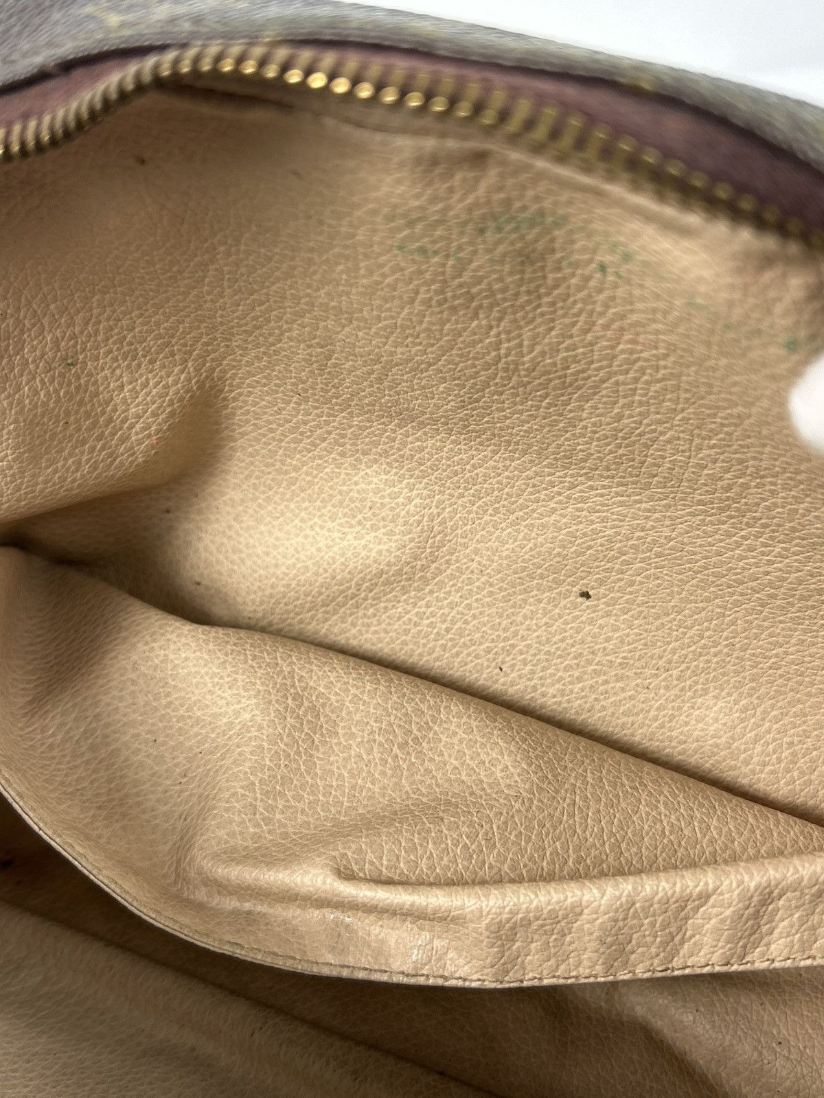 Louis Vuitton Louis Vuitton Monogram Toiletry Bag Size ONE SIZE - 8 Thumbnail