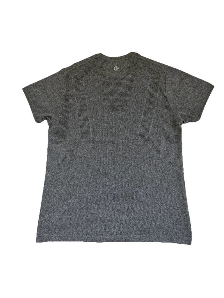 Lululemon LULULEMON METAL VENT V-NECK SHORTSLEEVE SHIRT GRAY SIZE XXL Size US XXL / EU 58 / 5 - 1 Thumbnail