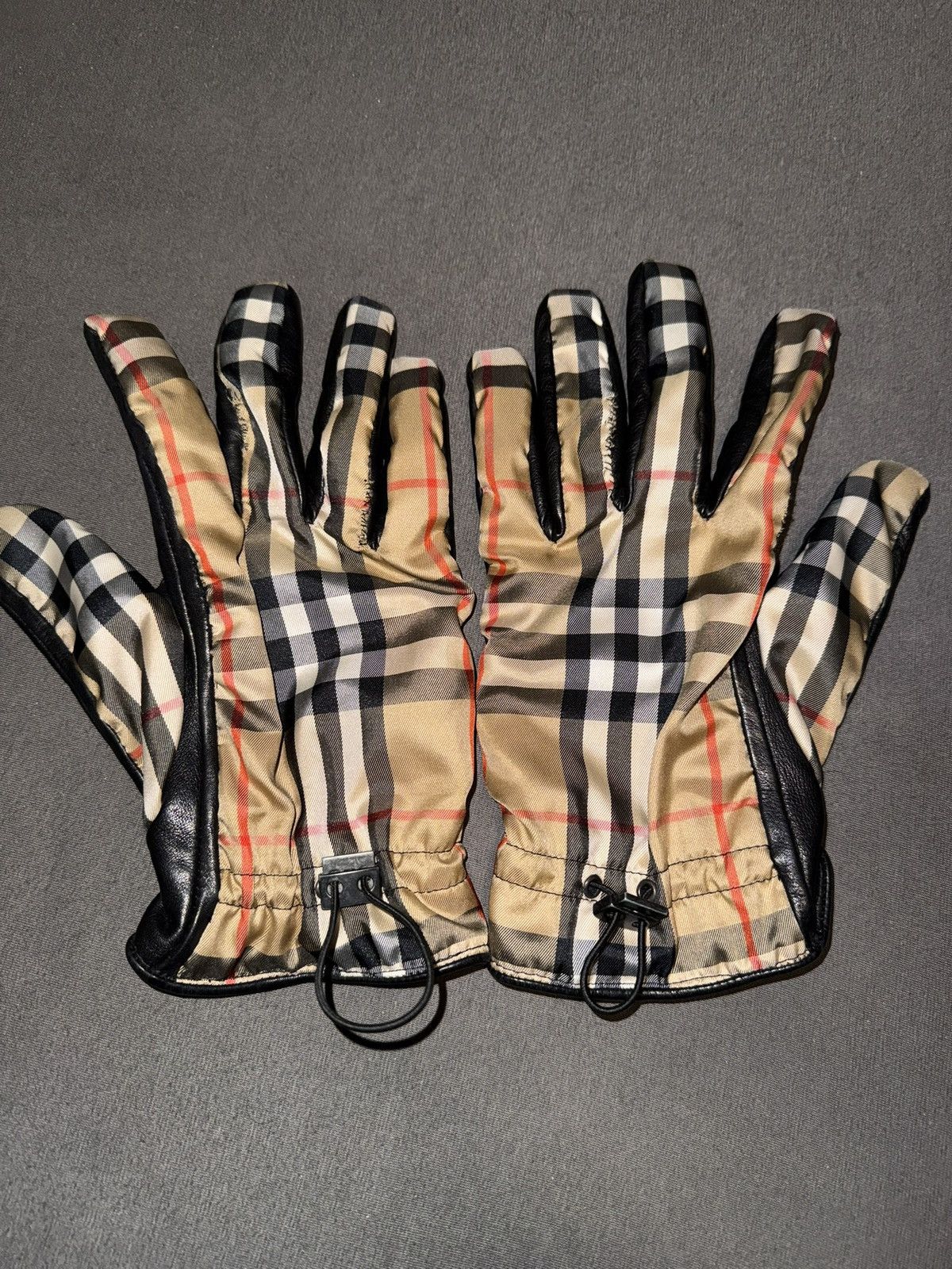 Burberry Burberry gloves size 9,5 Size ONE SIZE - 1 Thumbnail
