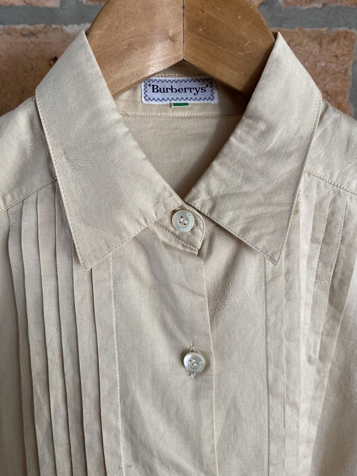 Burberry BURBERRY Beige Pleated Button-Up Shirt Size M / US 6-8 / IT 42-44 - 13 Thumbnail