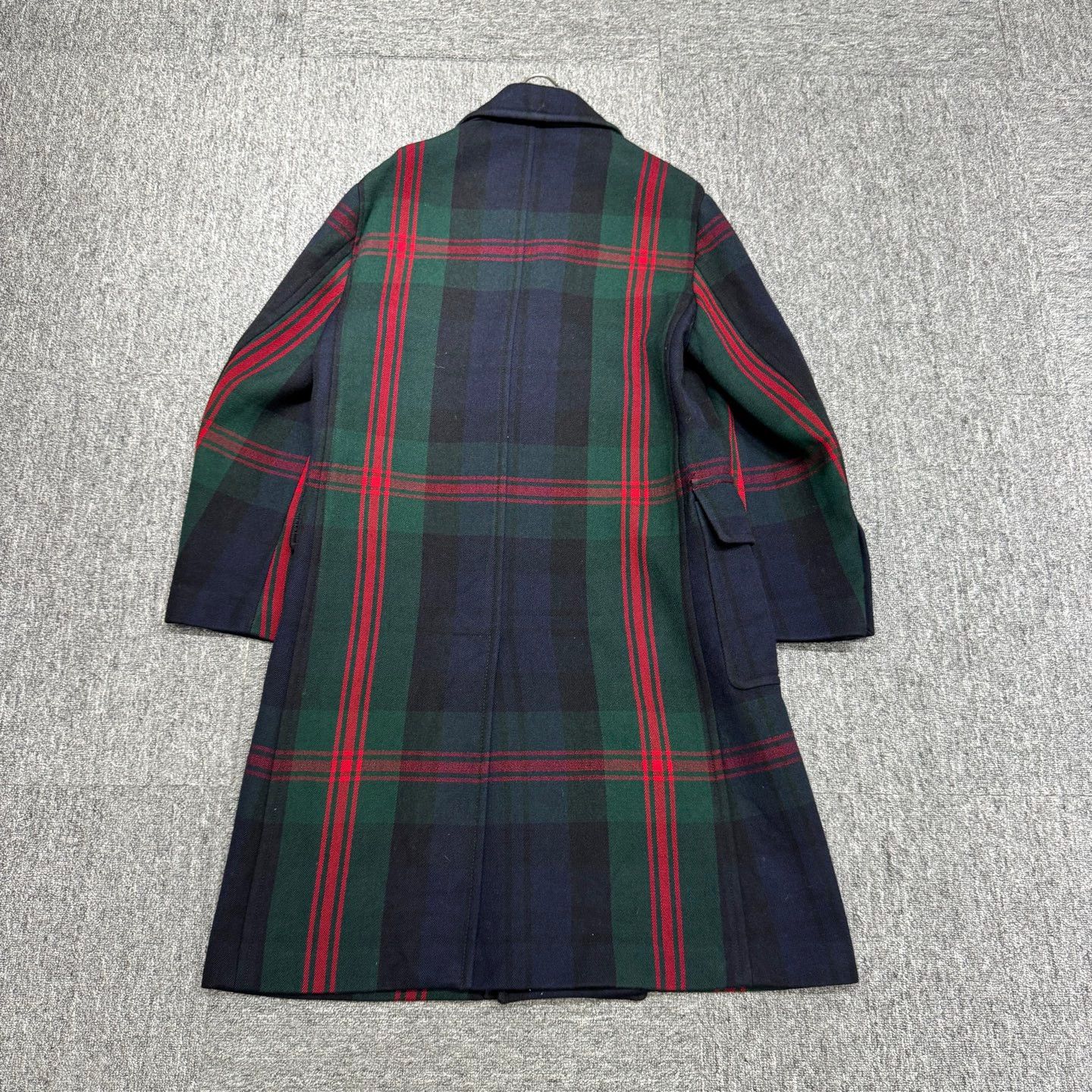 Burberry Burberry Red/Green Check Wool Coat Size 48 Size US M / EU 48-50 / 2 - 6 Thumbnail