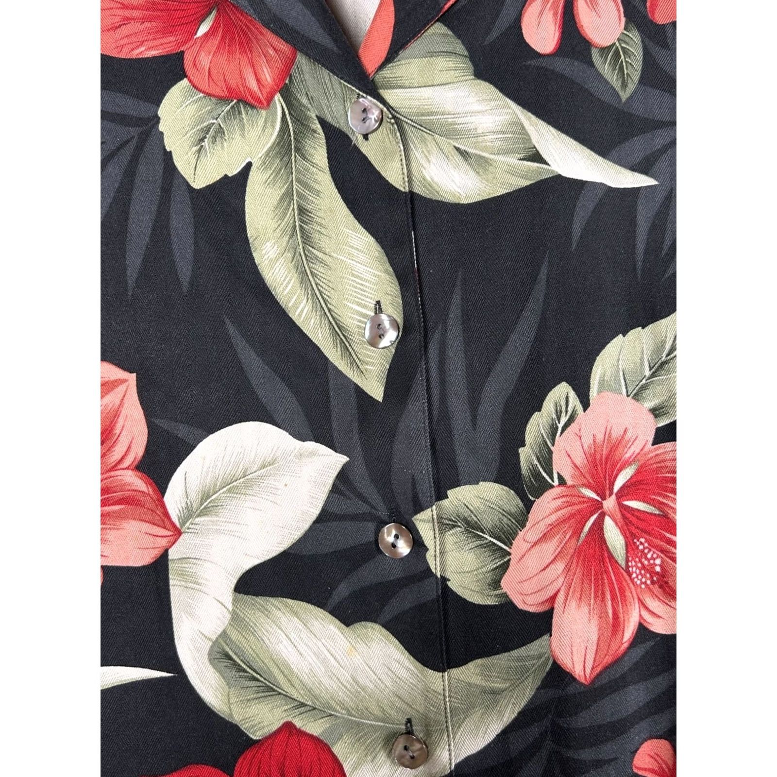 Tommy Bahama VINTAGE Tommy Bahama Women Silk Button-Up Shirt Small Black Floral 90s Hawaiian Tropical NWOT Size S / US 4 / IT 40 - 2 Thumbnail