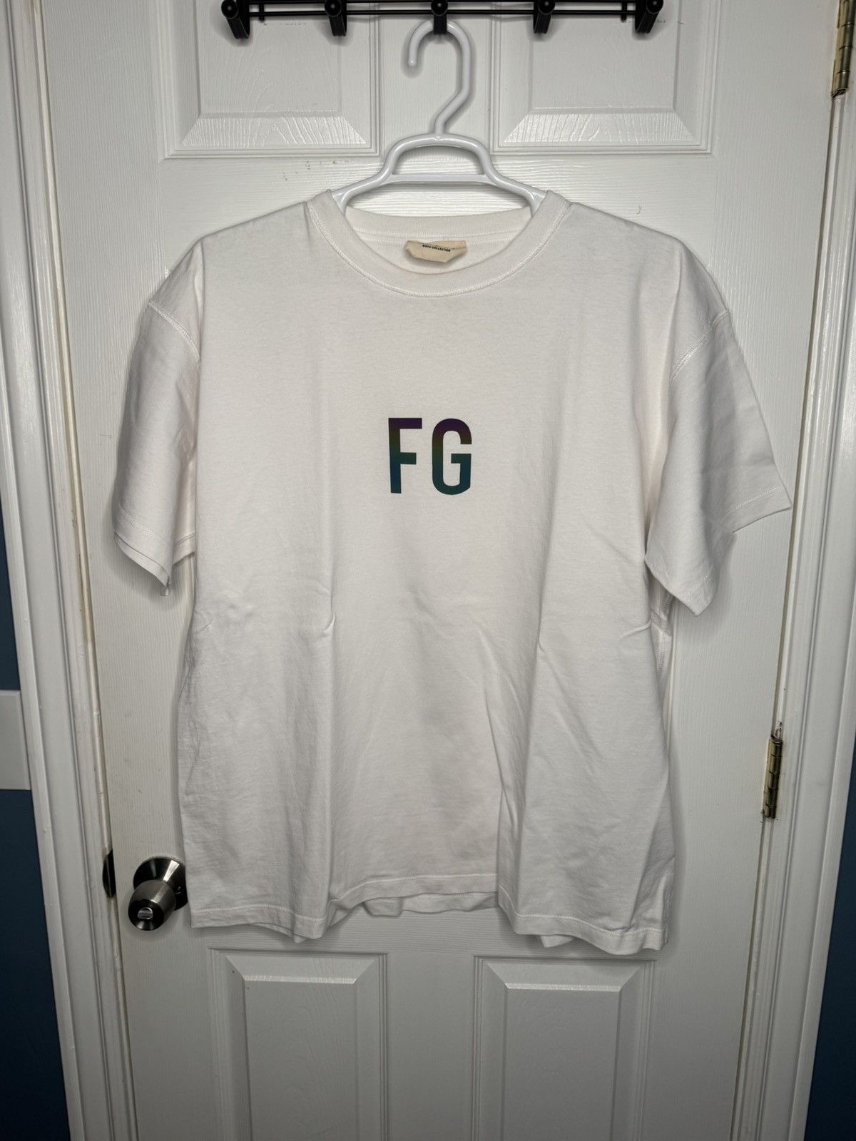 Fear of God Sixth Collection FG T-Shirt Iridescent FG logo
