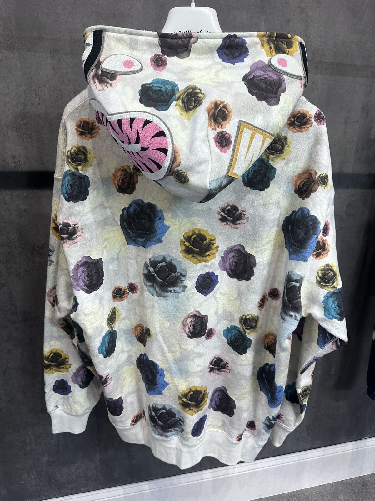 Bape BAPE SHARK HOODIE SIZE XL Size US XL / EU 56 / 4 - 2 Thumbnail