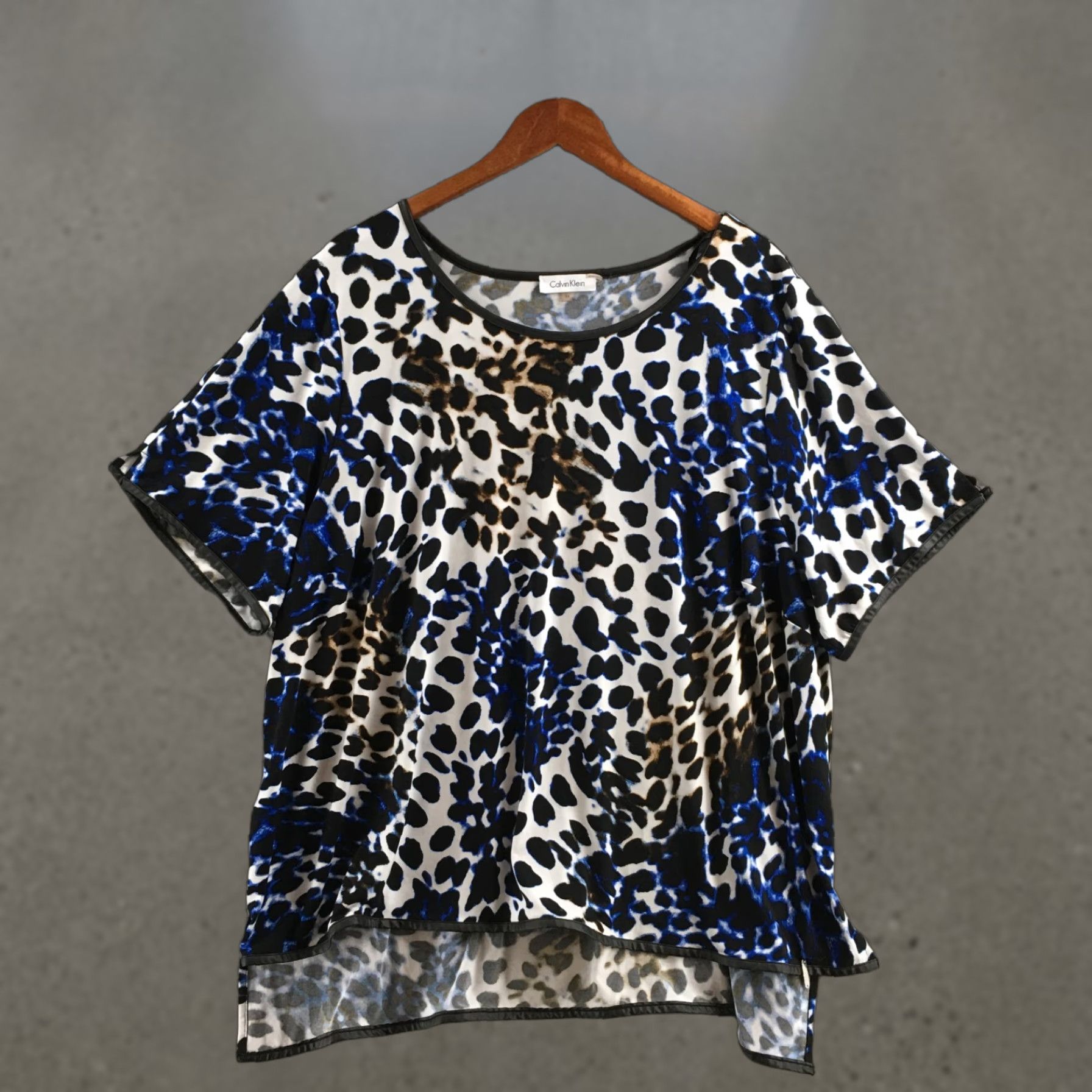 Calvin Klein Calvin Klein Collection Blouse Womens 3X Multicolor Animal Print Short Sleeve Top Size XXL / US 16-18 / IT 52-54 - 1 Thumbnail