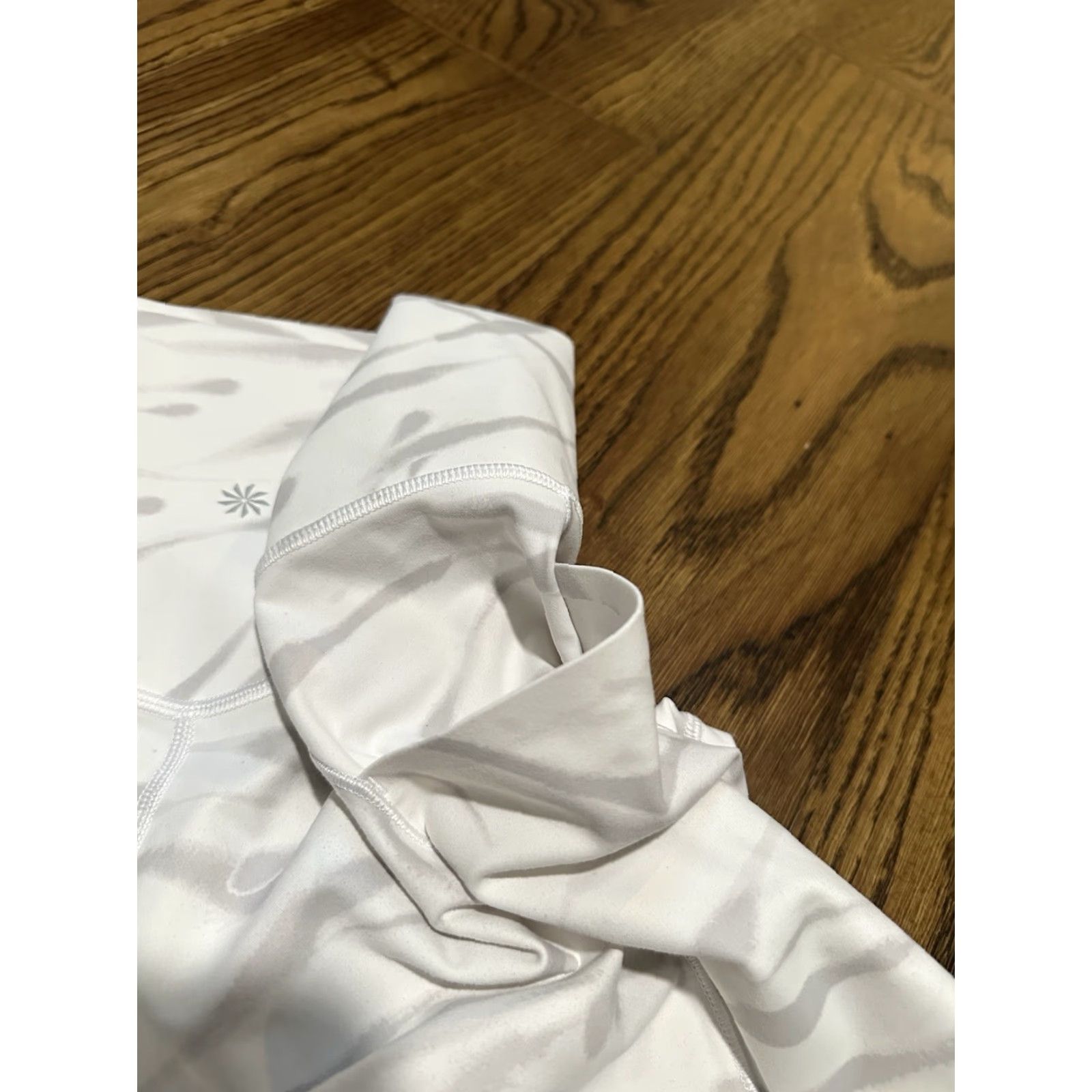 Athleta Athleta Leggings Womens Medium White Salutation Stash Pocket II 7/8 Tight Size 32" / US 10 / IT 46 - 5 Thumbnail