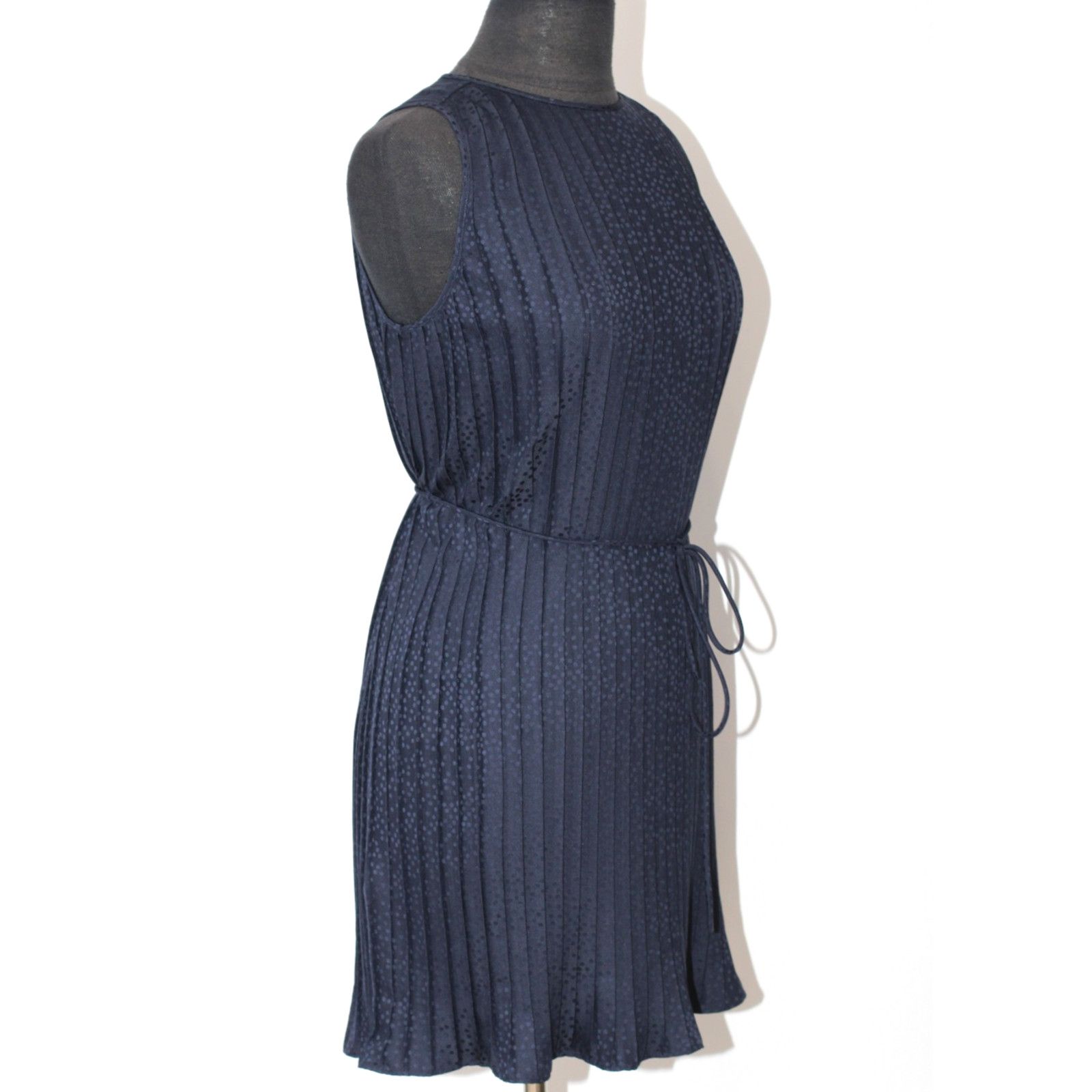 Banana Republic BANANA REPUBLIC Jacquard Pleated Polka Dot Mini Dress S $120 Size S / US 4 / IT 40 - 3 Thumbnail