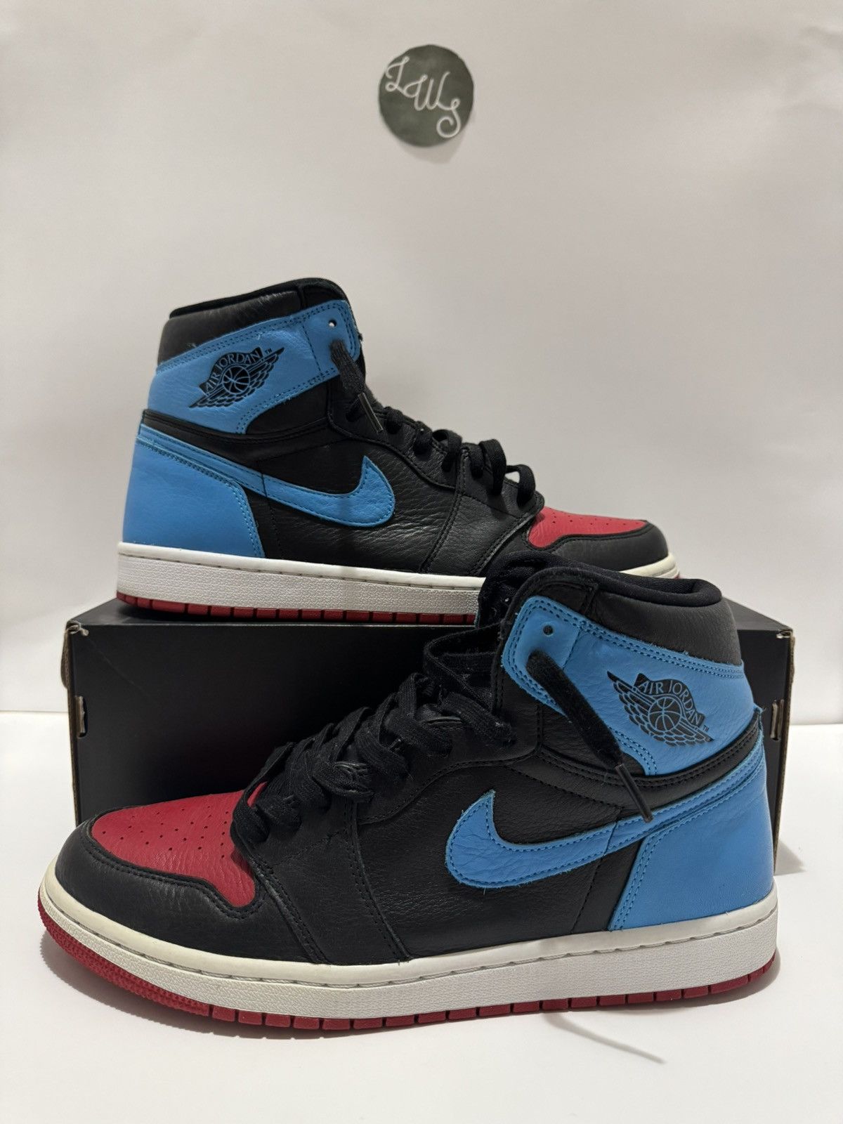 Jordan Brand × Nike Wmns Jordan 1 High ‘NC to Chi’ Size US 10.5 / EU 43-44 - 2 Thumbnail