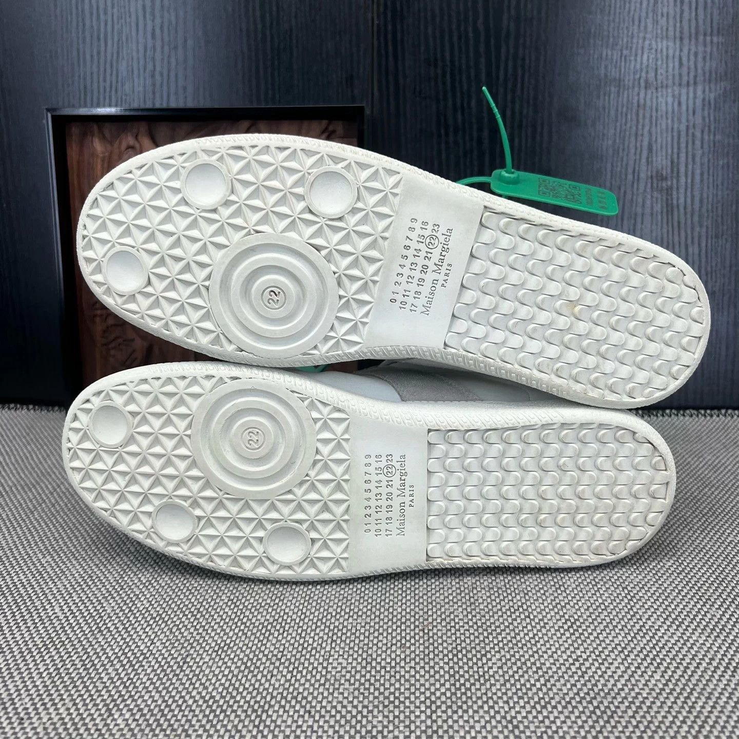Maison Margiela Maison Margiela Replica Sneaker White/Gray 41 New Size US 8 / EU 41 - 6 Thumbnail