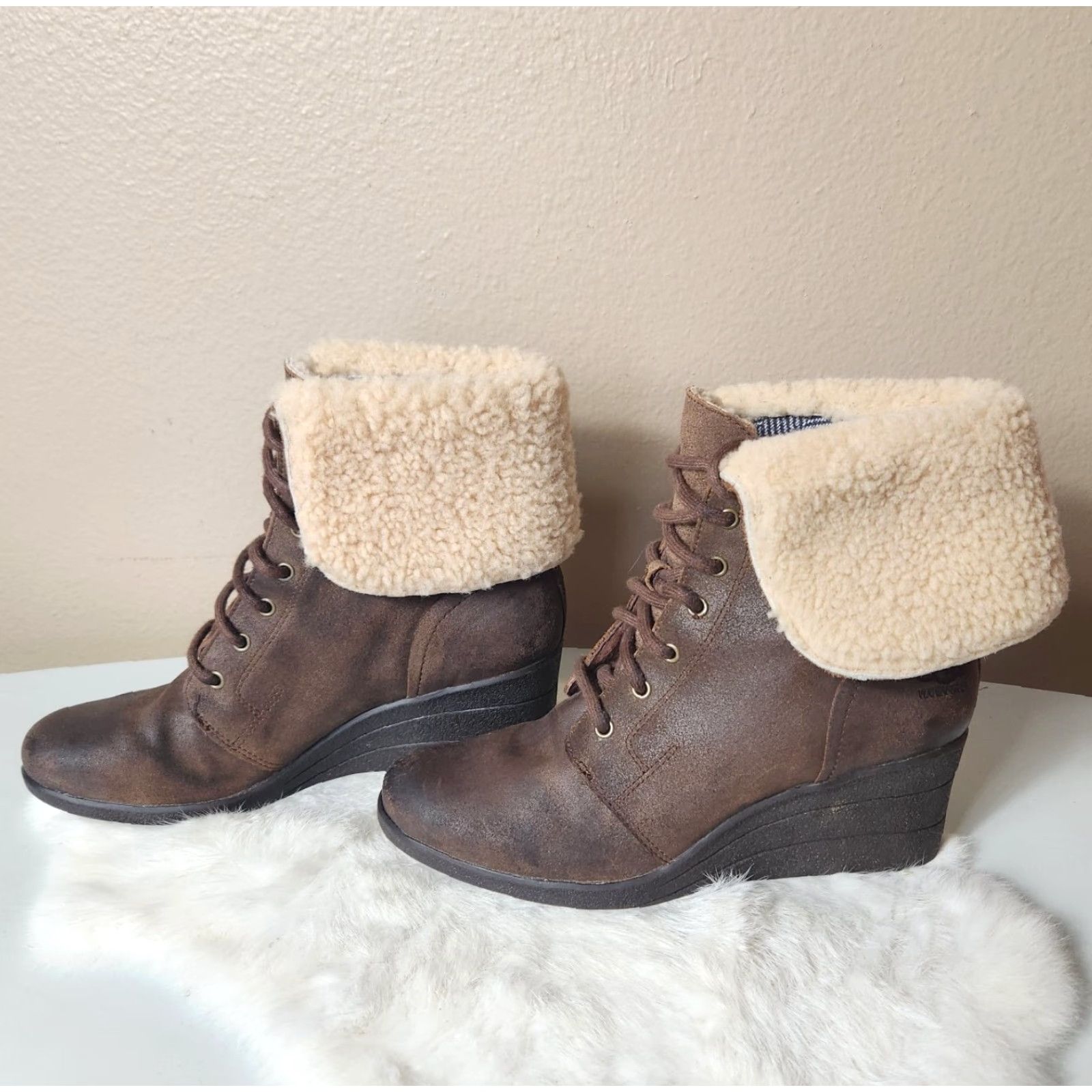 Ugg UGG Uptown Zea Brown Leather & Shearling Wedge Boots Women Size US 9 / IT 39 - 6 Thumbnail