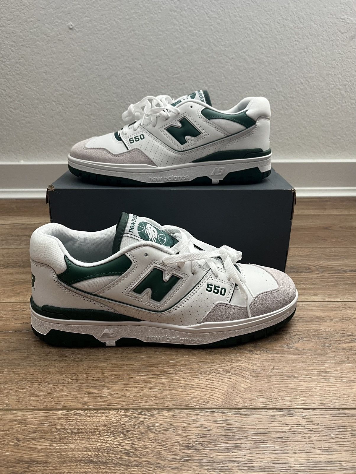 New Balance New Balance 550 White Green Size US 11.5 / EU 44-45 - 1 Thumbnail