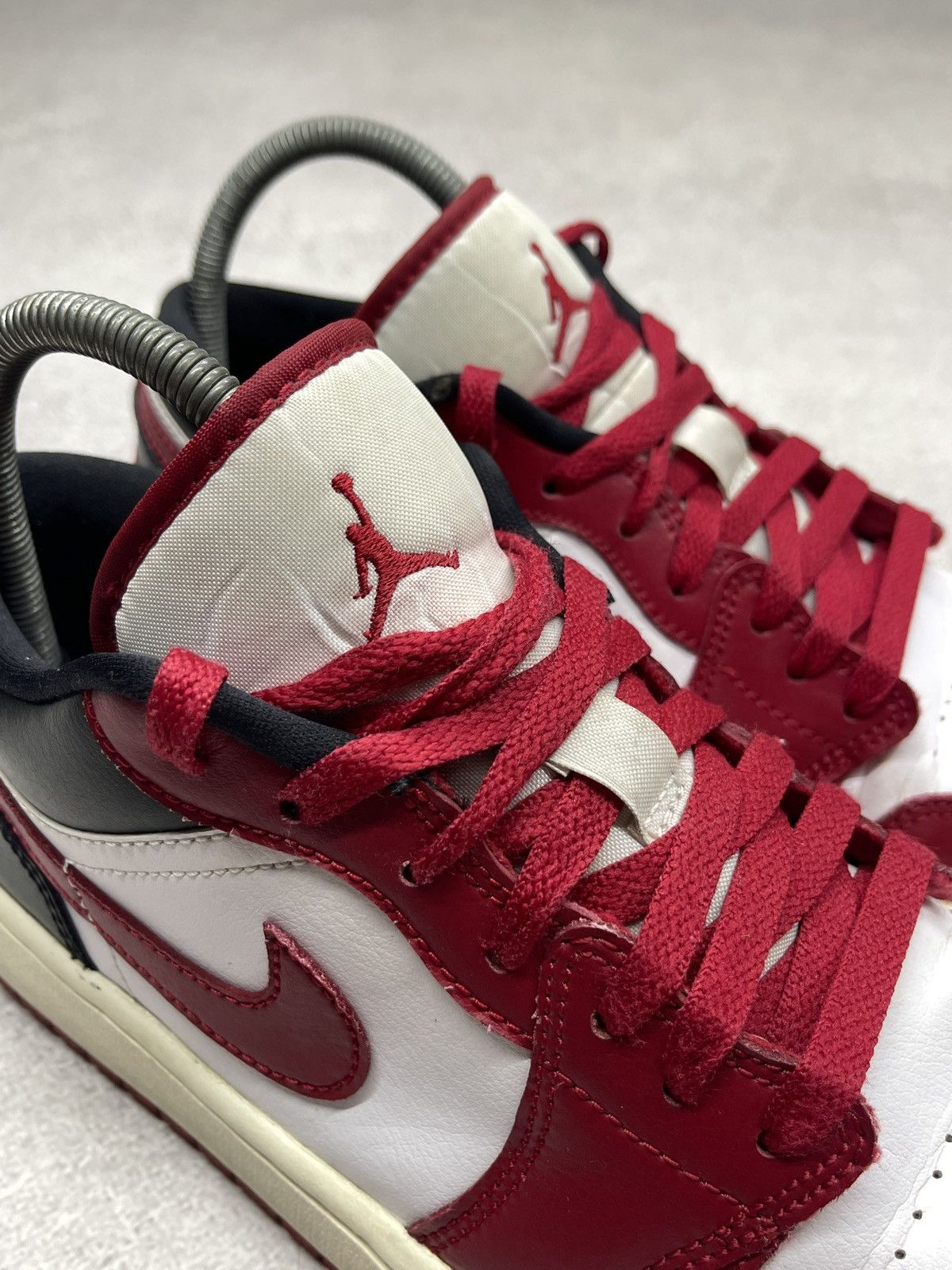 Womens Nike Air Jordan 1 Low Sneakers Red/Black