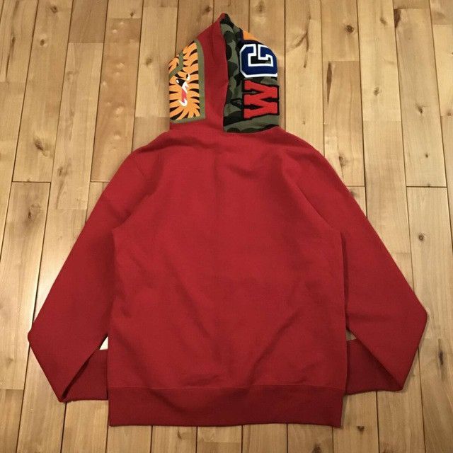 Bape BAPE Red 1st camo green shark full zip hoodie a bathing ape Size US M / EU 48-50 / 2 - 2 Thumbnail