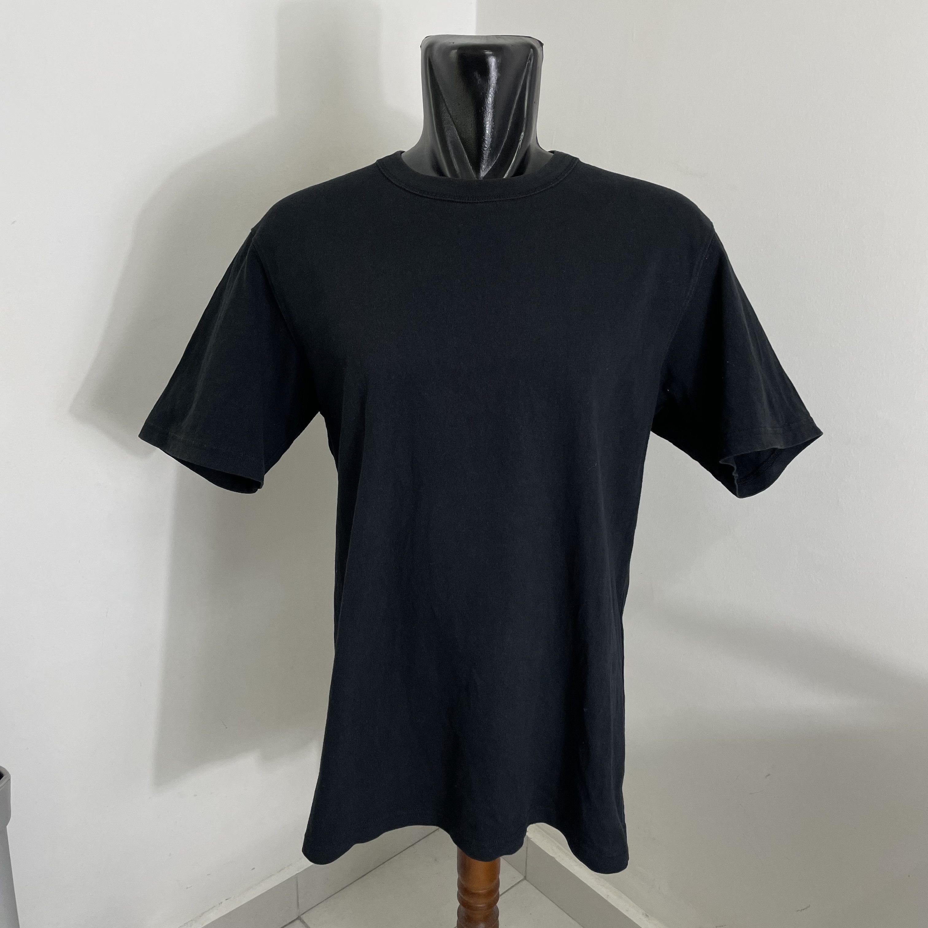 Japanese Brand × Uniqlo UNIQLO U TSHIRT BLACK HEAVY WEIGHT TEE PLAIN CASUAL BASIC Size US L / EU 52-54 / 3 - 1 Thumbnail