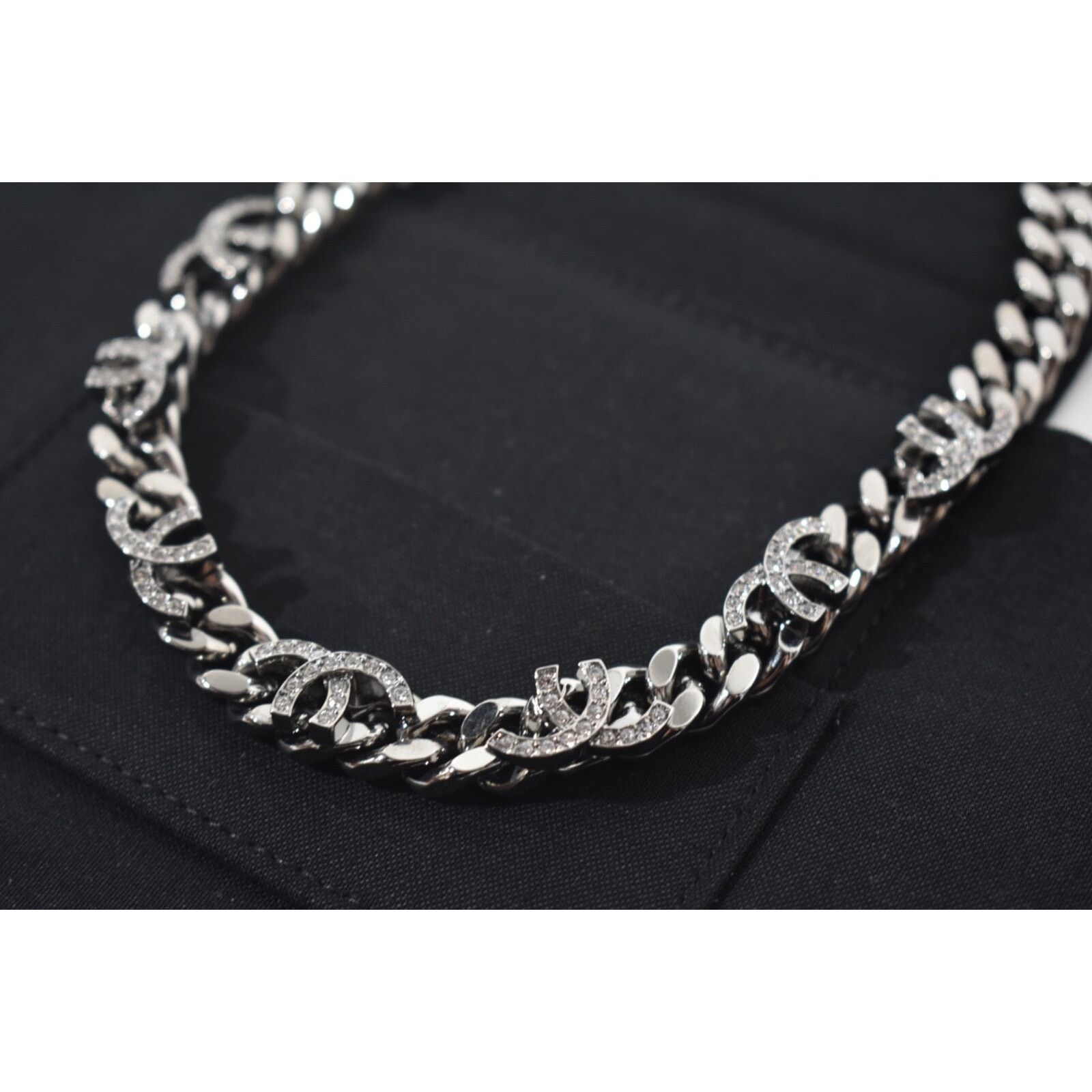 Chanel Chanel Cut Off Chain Cuban Link Crystal Choker Necklace Size ONE SIZE - 5 Thumbnail
