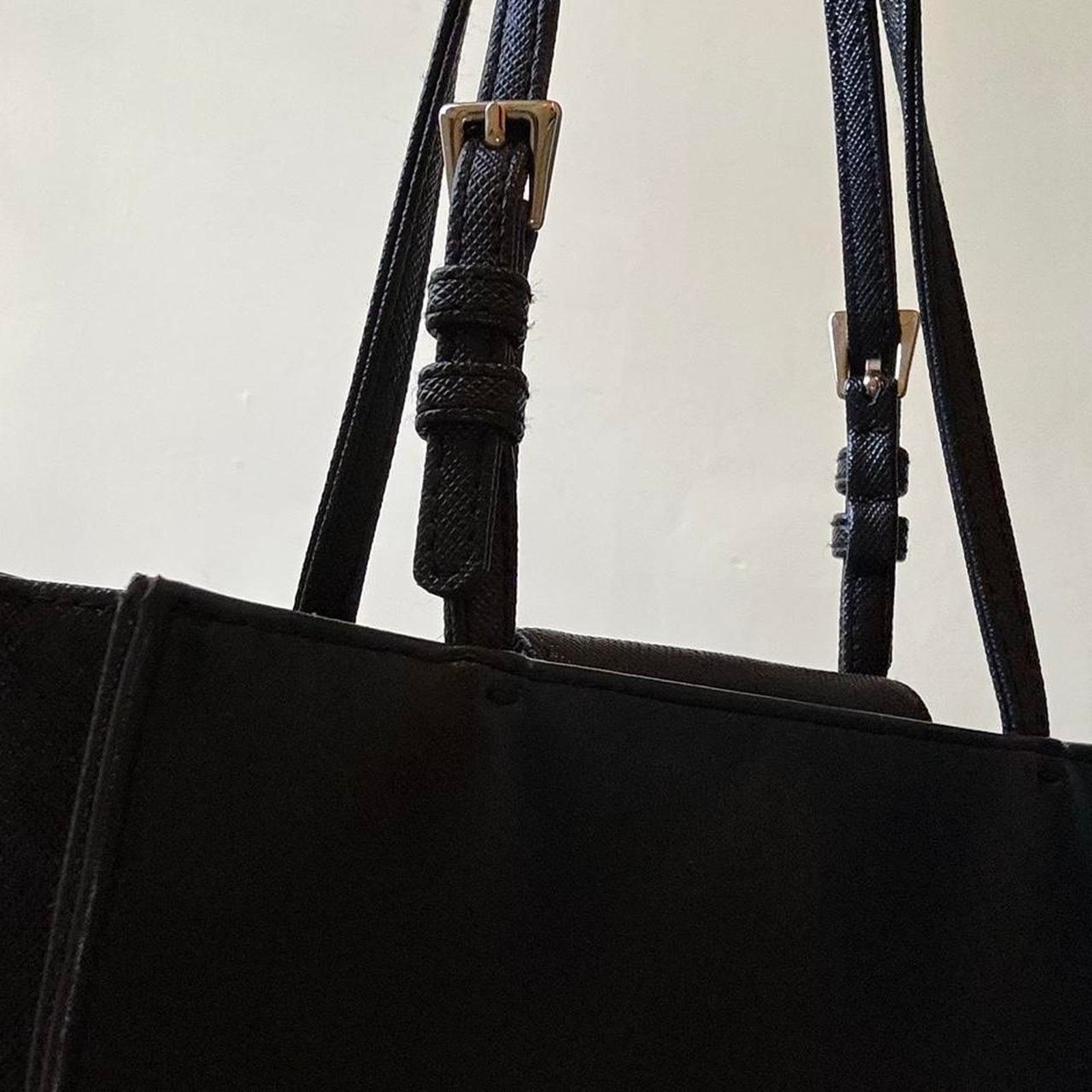 Vintage Vintage Liz Claiborne Faux Leather Micro Mini Handbag Purse Size ONE SIZE - 4 Thumbnail