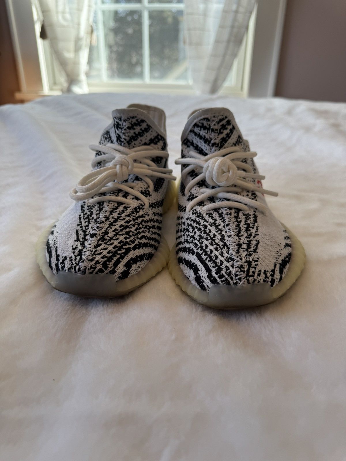 Adidas × Yeezy Yeezy v2 zebras Size US 5 / EU 37 - 10 Thumbnail
