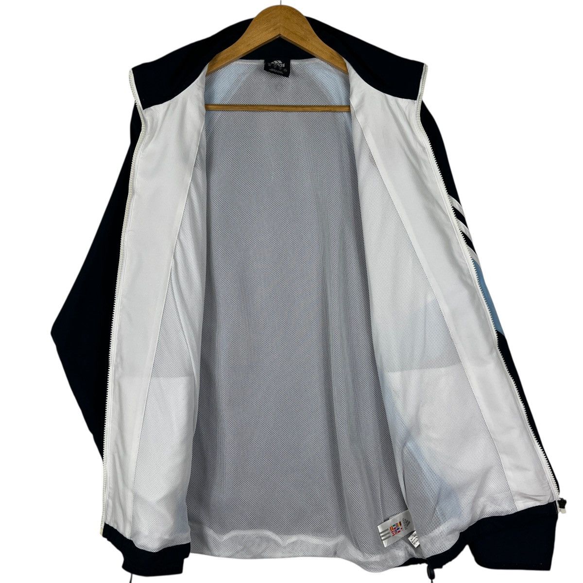 Adidas vintage Adidas Real Madrid 2003-2004 football soccer jacket Size US M / EU 48-50 / 2 - 6 Thumbnail