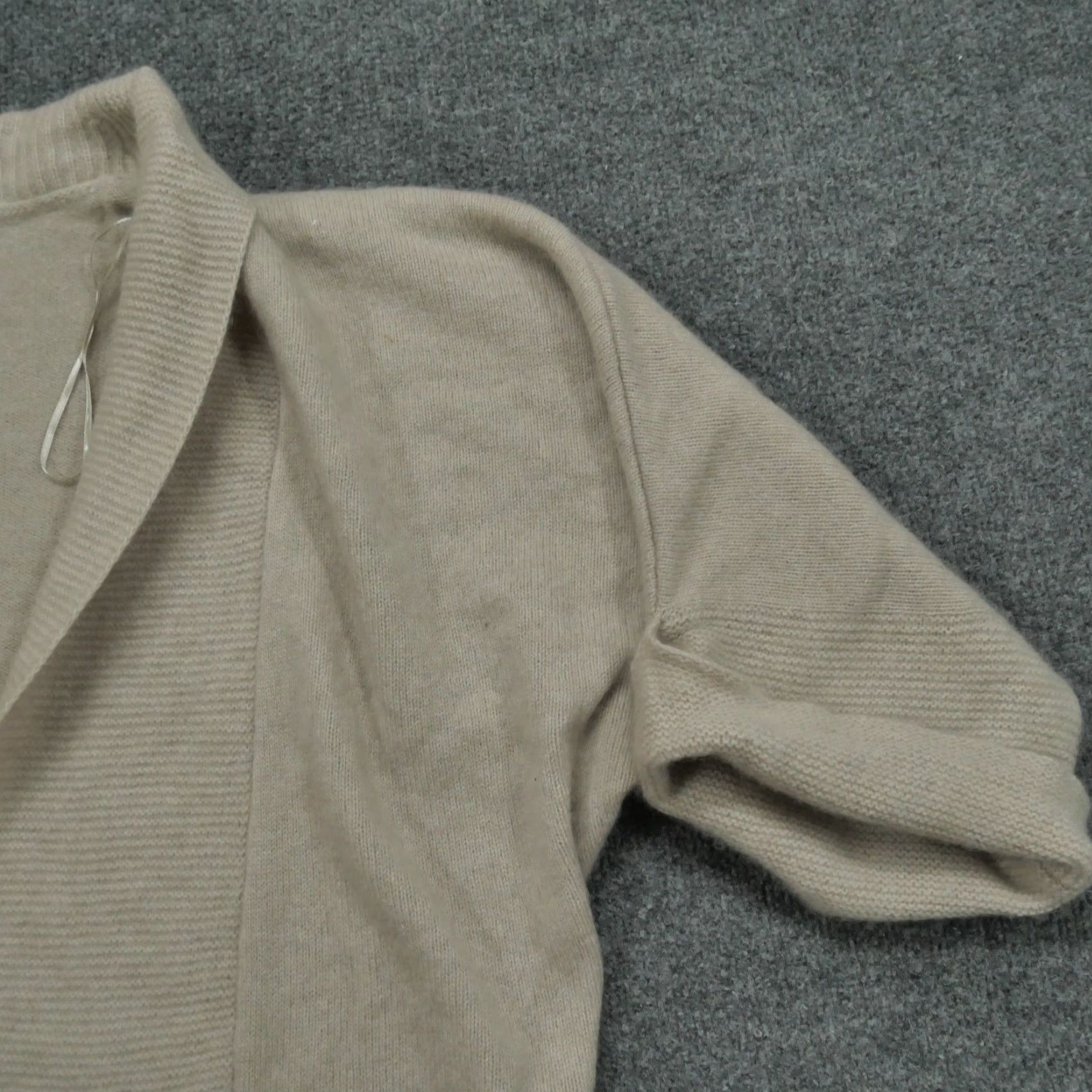 Vintage VINTAGE Tahari Cardigan Sweater Womens Medium Beige Cashmere Short Sleeve Turtleneck Knit Pullover Winter Classic Size M / US 6-8 / IT 42-44 - 5 Thumbnail