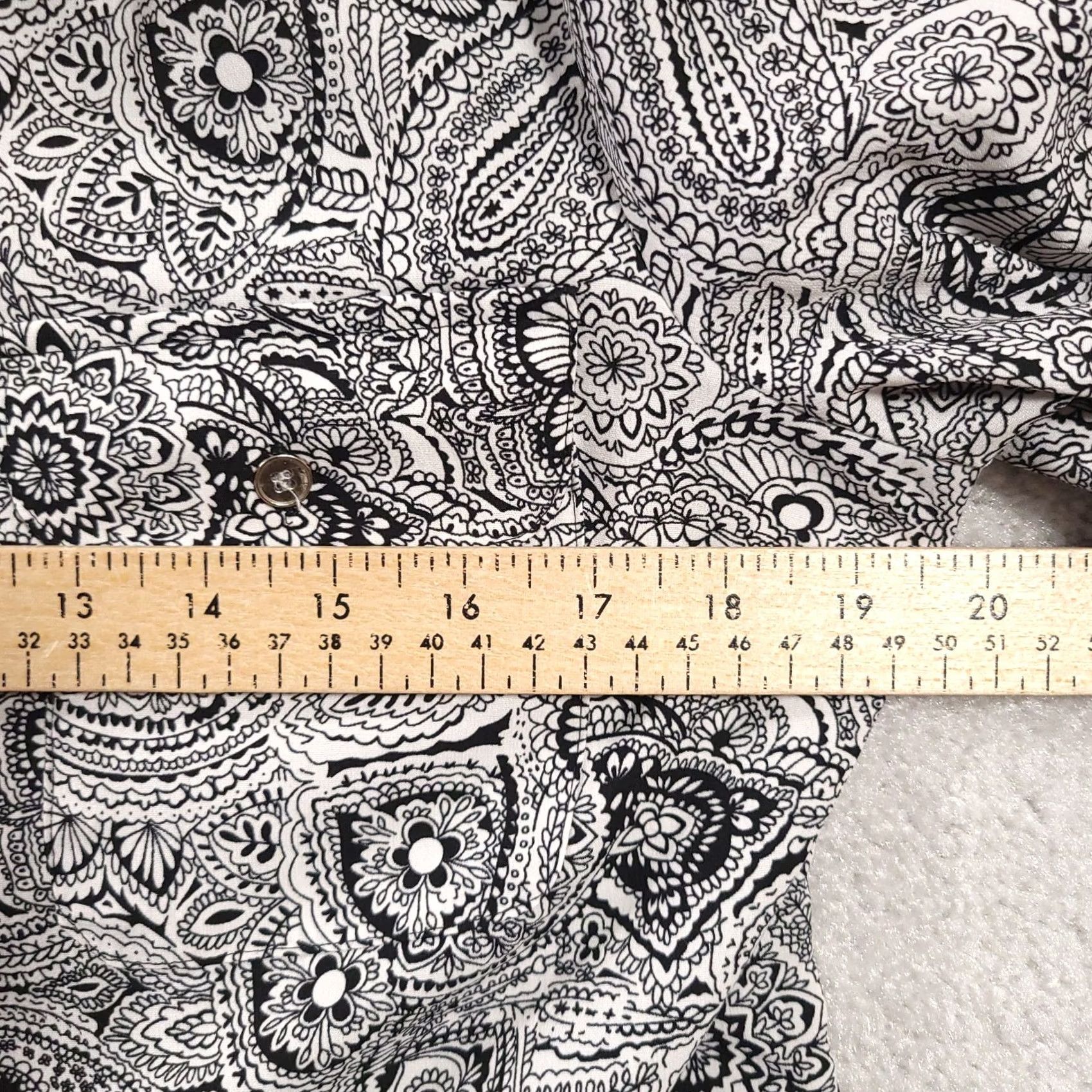 Vintage Notations Button Up Shirt Women's PL Petite Black White Floral Career Roll Tab Blouse Pockets Size L / US 10 / IT 46 - 5 Thumbnail