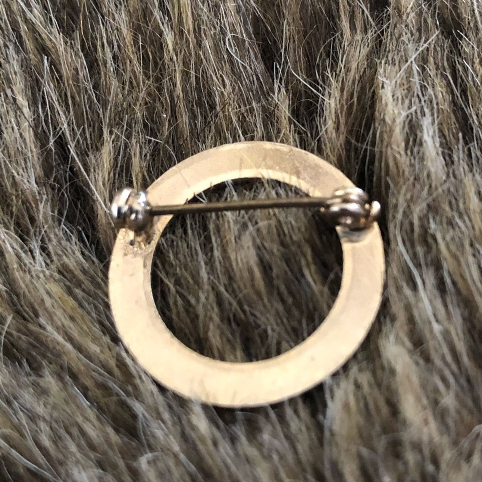 Vintage Vintage 70s-80s gold tone mini scarf brooch pin Size ONE SIZE - 2 Thumbnail