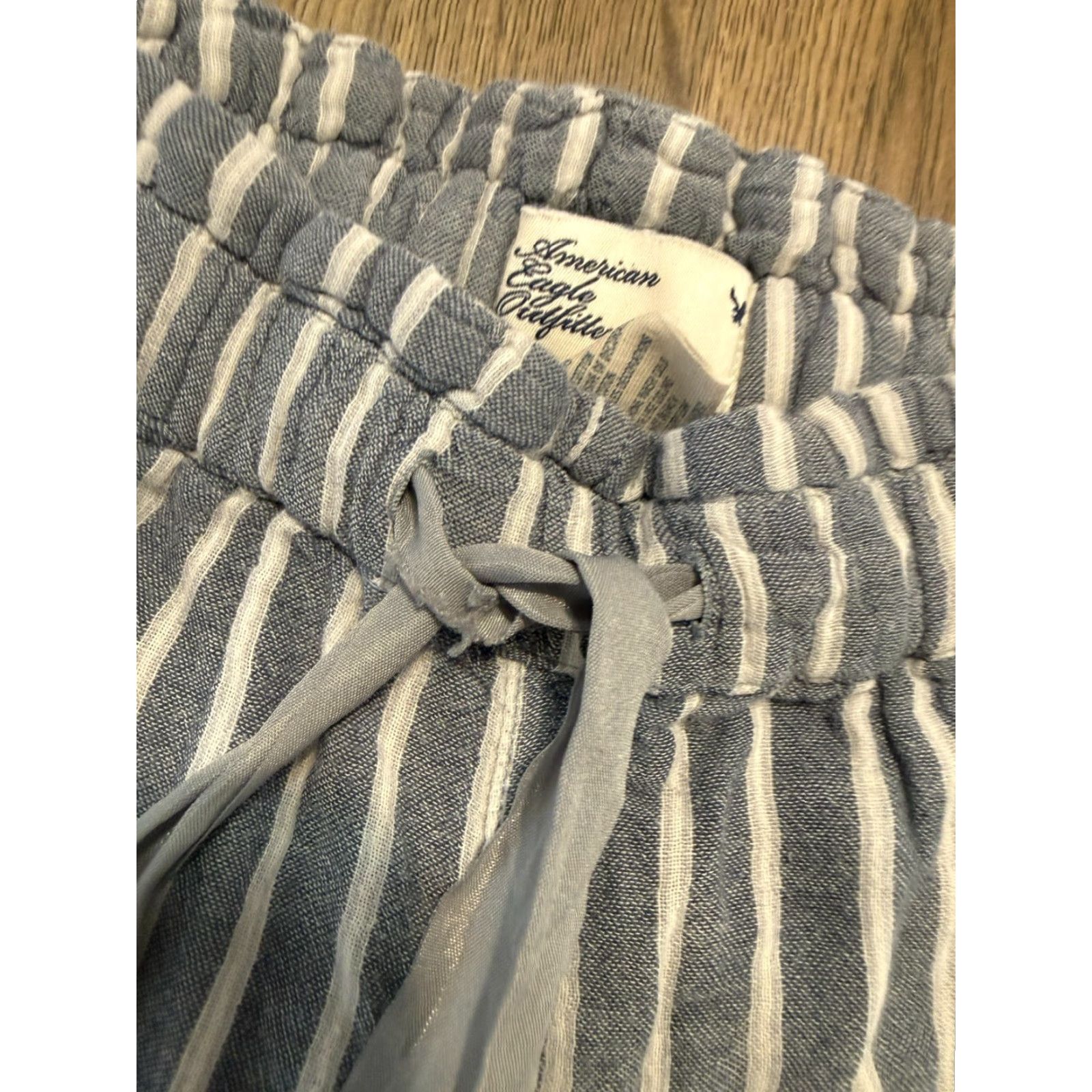 American Eagle Outfitters American Eagle Outfitters Pants Women's Small Blue White Striped Tie Waist Paperbag Elastic Waist Size 28" / US 6 / IT 42 - 4 Thumbnail