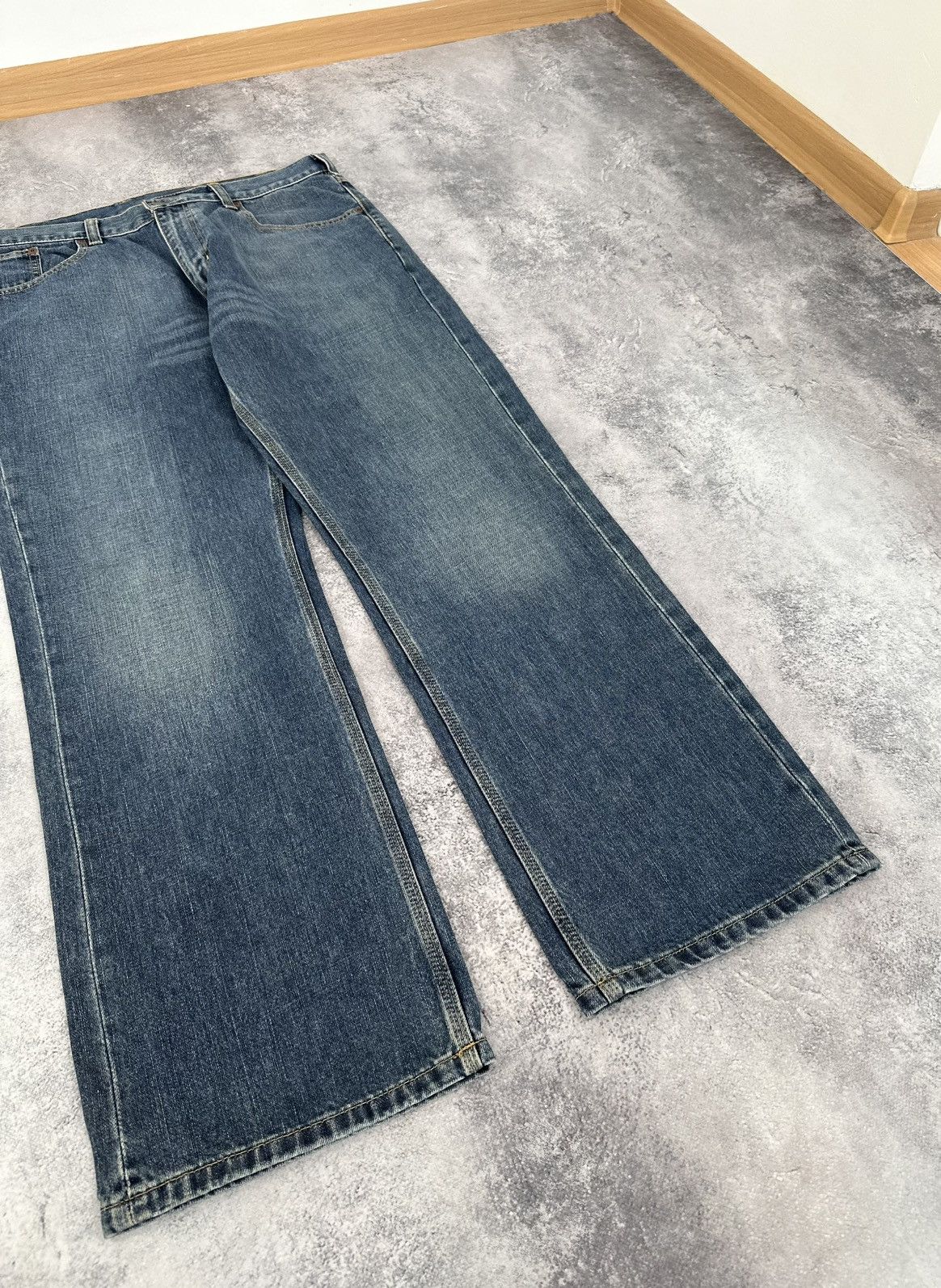 Vintage Carhartt USA Baggy Straight Fit Washed Denim Jeans