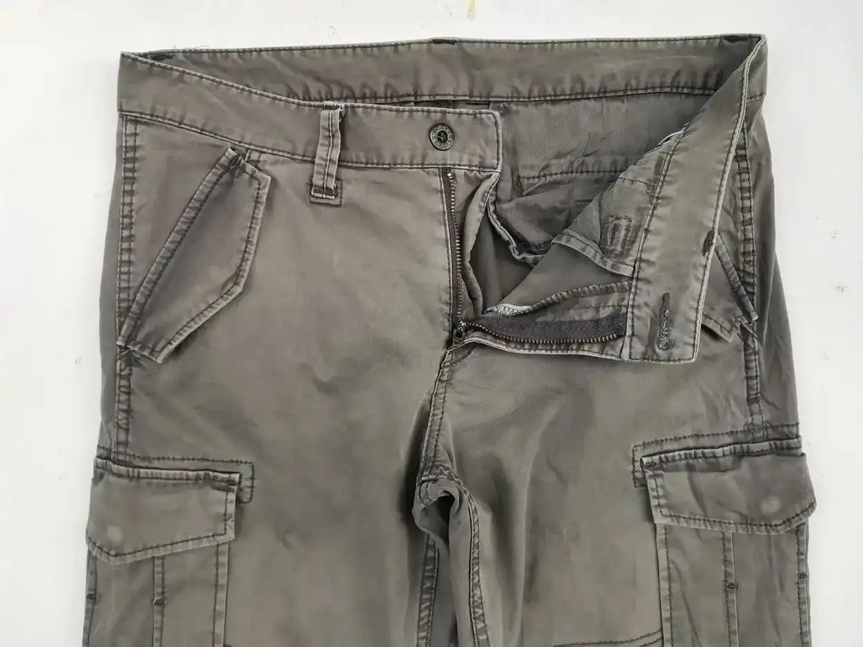 Japanese Brand × Uniqlo Rare!!! Uniqlo Tactical Cargo Multipocket Pants Size US 32 / EU 48 - 5 Thumbnail