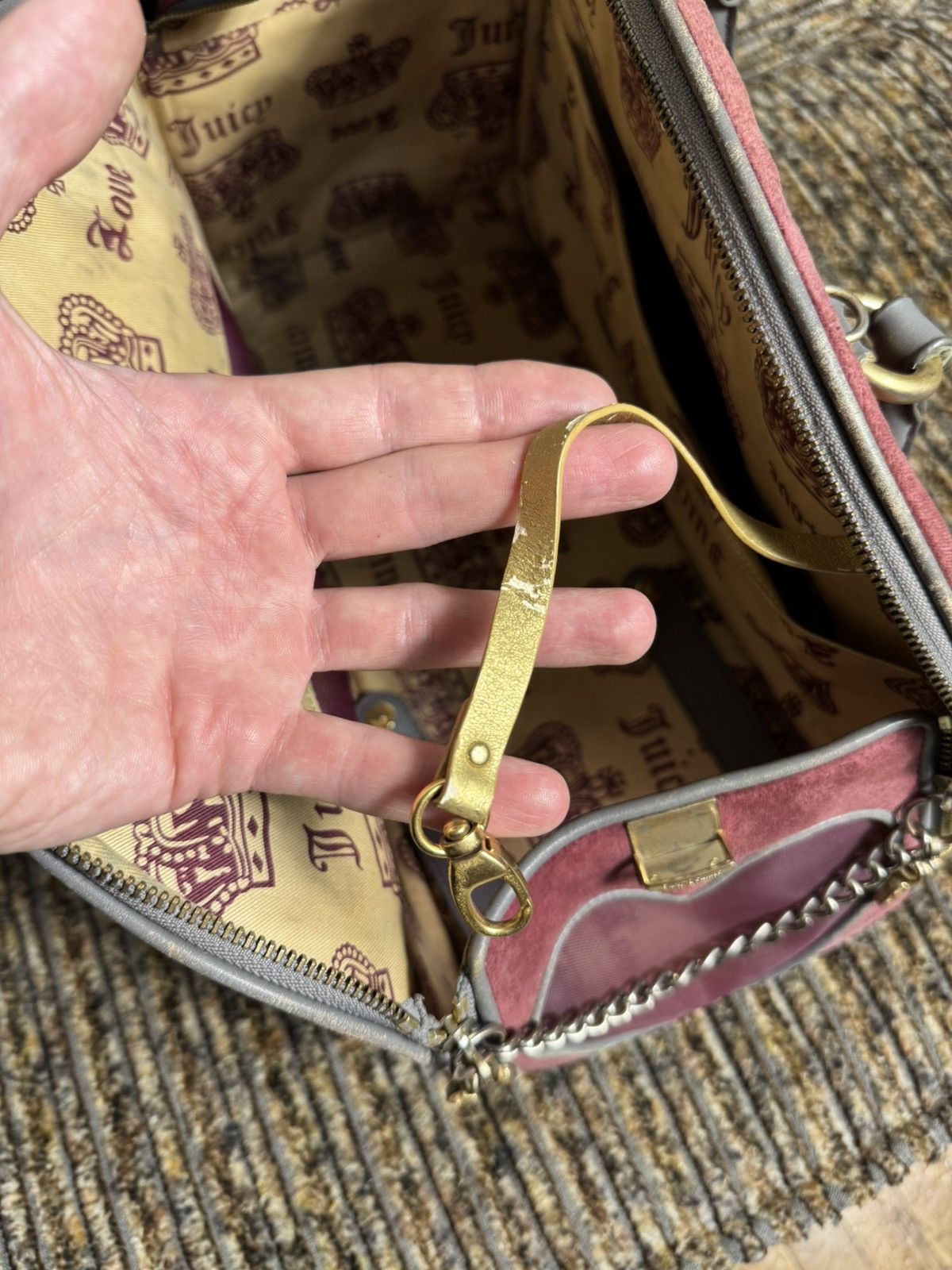 Juicy Couture Jeans VTG JUICY COUTURE RARE Y2K Pink Velvet Pet Carrier Handbag Size ONE SIZE - 25 Thumbnail
