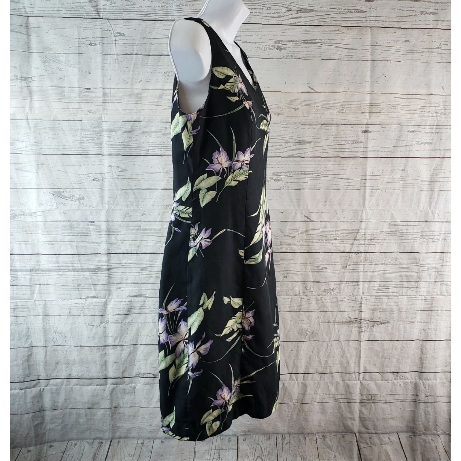 Tommy Bahama Tommy Bahama Womens Silk Dress Sz 6 Black Purple Floral Sleeveless V-Neck Size M / US 6-8 / IT 42-44 - 3 Thumbnail