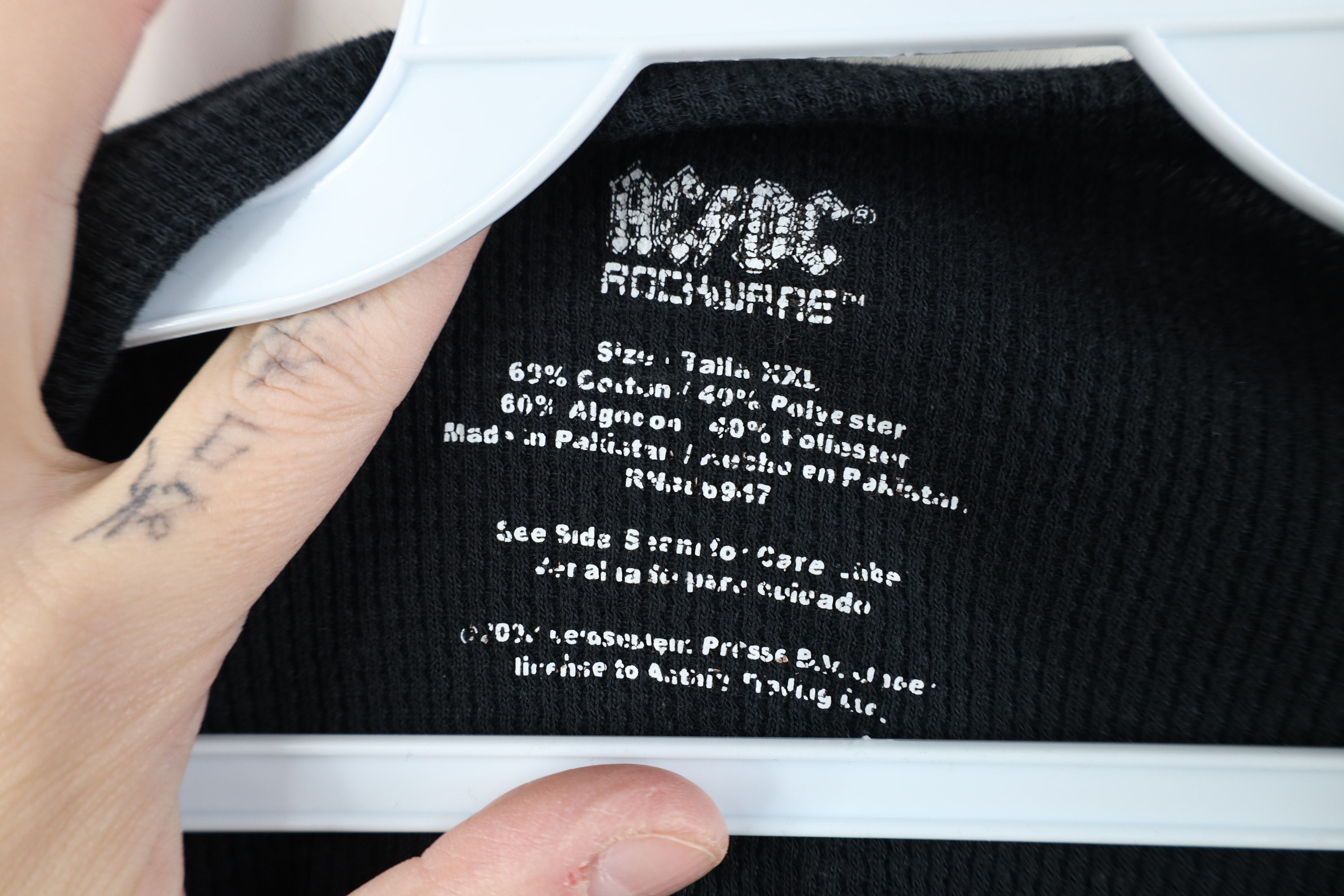 Vintage Vintage Y2K the Switch ACDC Band Thermal Waffle Knit T-Shirt Size US XXL / EU 58 / 5 - 9 Thumbnail