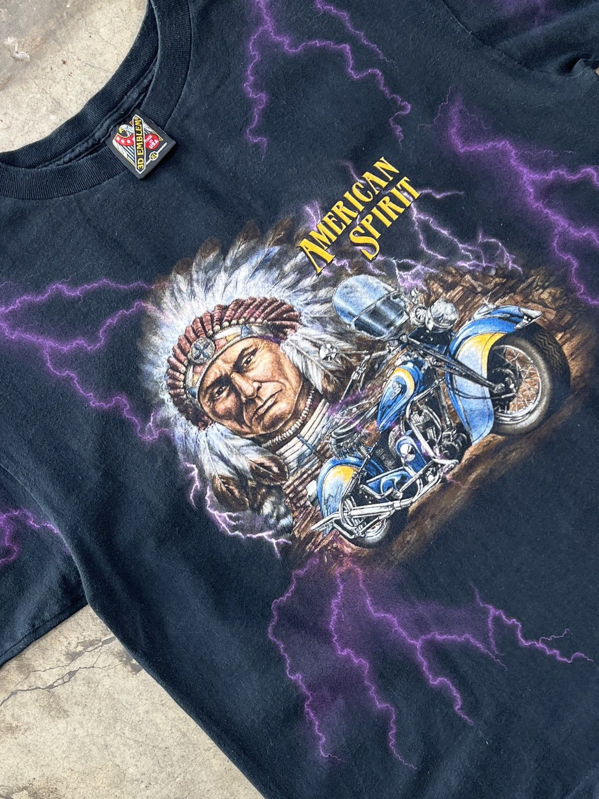Harley Davidson Vintage 3D Emblem American Spirit Native American Tee XL Size US XL / EU 56 / 4 - 1 Thumbnail