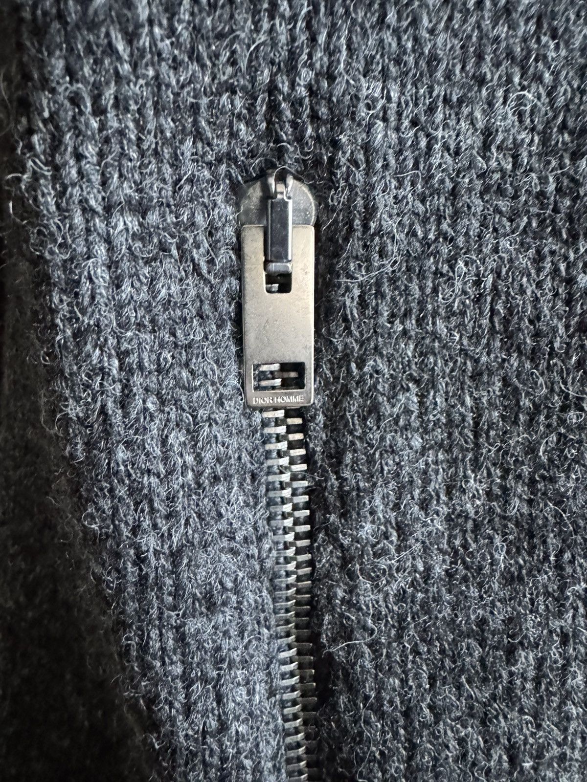 Dior × Hedi Slimane Dior Homme AW 2004 “victim of the crime” knitwear Size US M / EU 48-50 / 2 - 3 Thumbnail