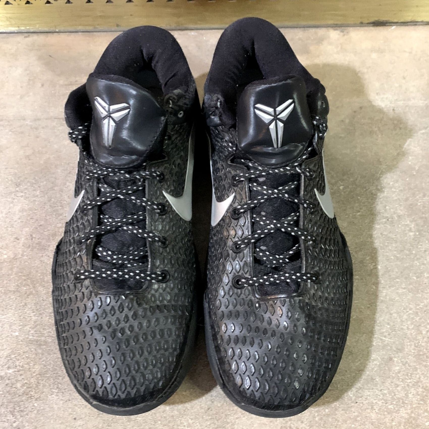 Nike NIKE Zoom Kobe VII System TB Black/Metallic Silver-White Size 7.0 Mens Sneaker Size US 7 / EU 40 - 6 Thumbnail