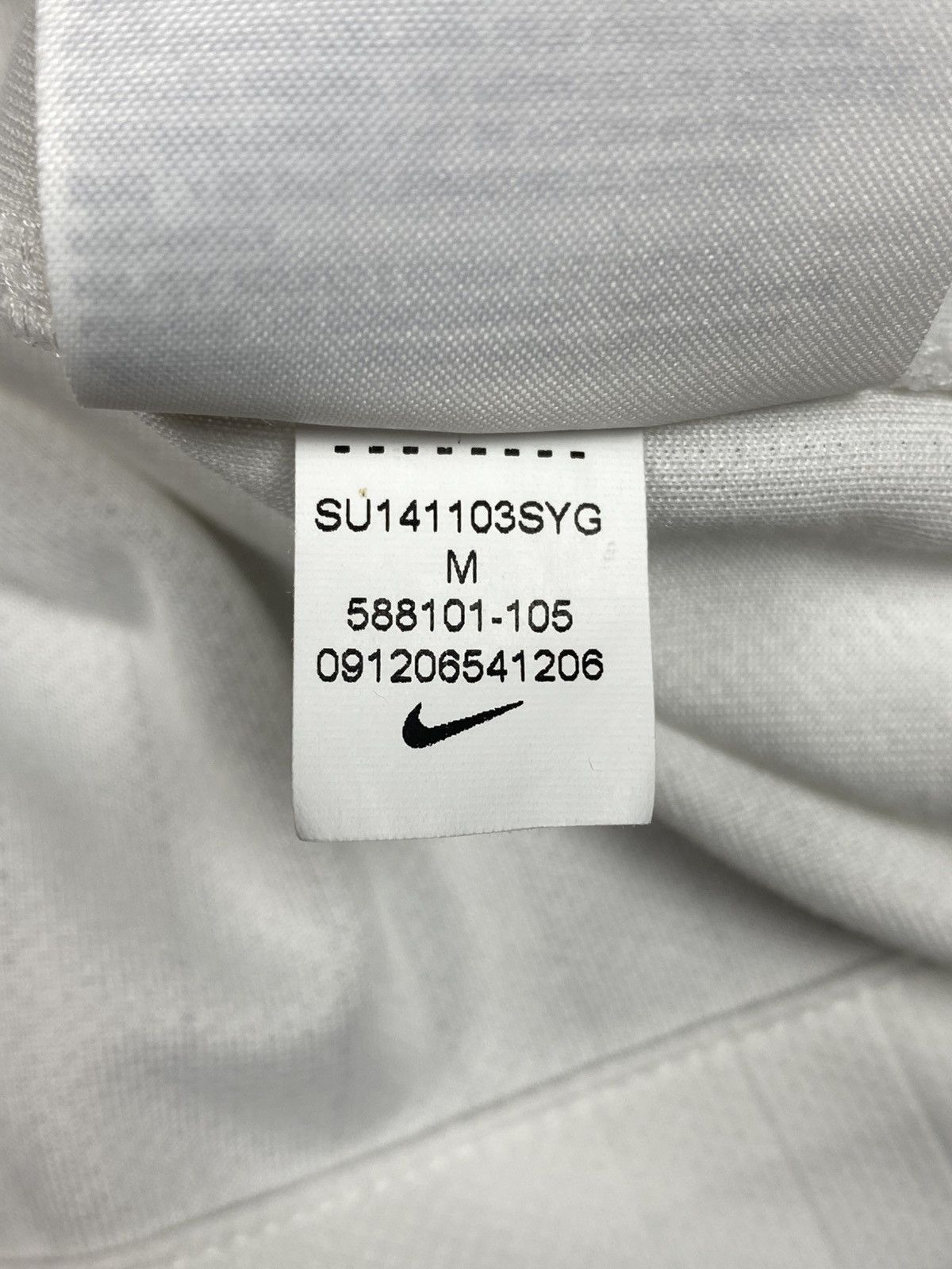 Nike Nike England 2014 World Cup Home Football Jersey Size US M / EU 48-50 / 2 - 14 Thumbnail