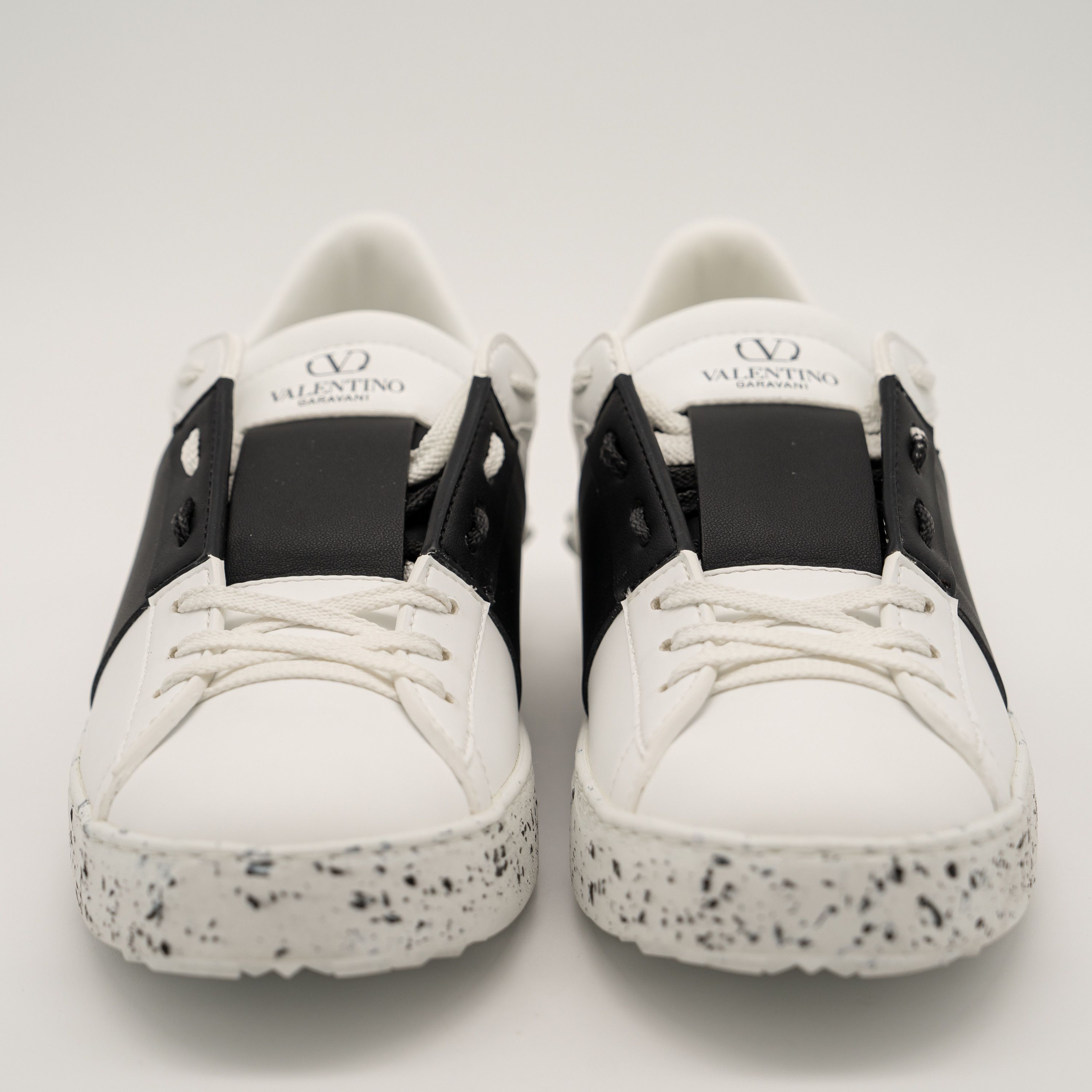 Valentino 39.5eu 9.5 us Valentino Open For A Change White Black Size US 9.5 / IT 39.5 - 2 Thumbnail