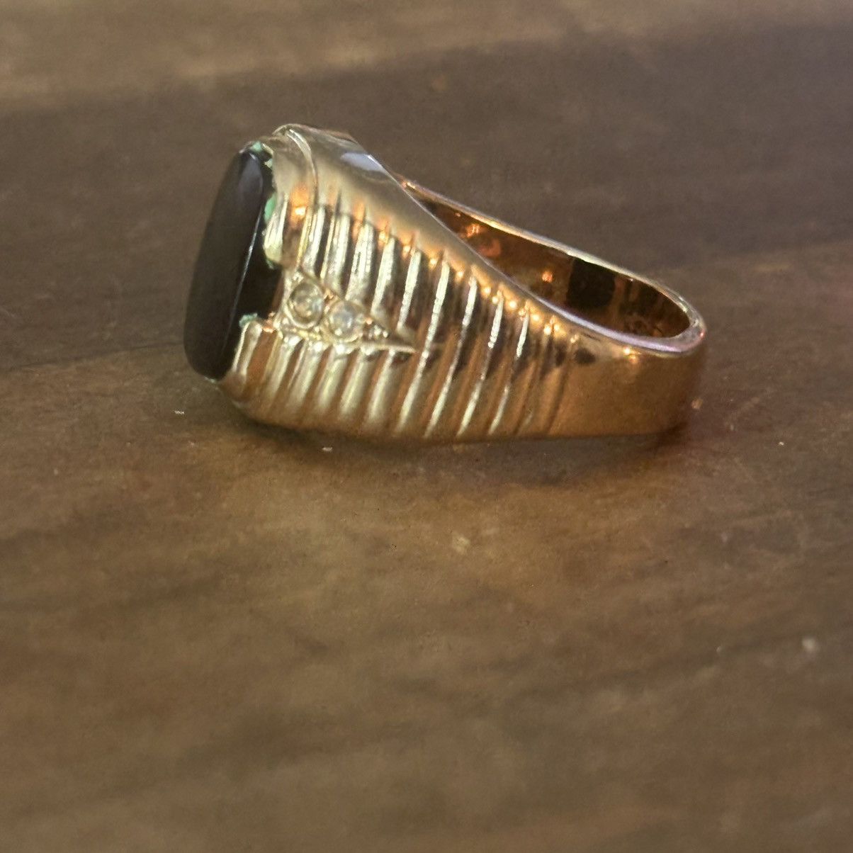 Vintage Vintage Vargas 18KHGE simulated Onyx ring Size ONE SIZE - 8 Thumbnail