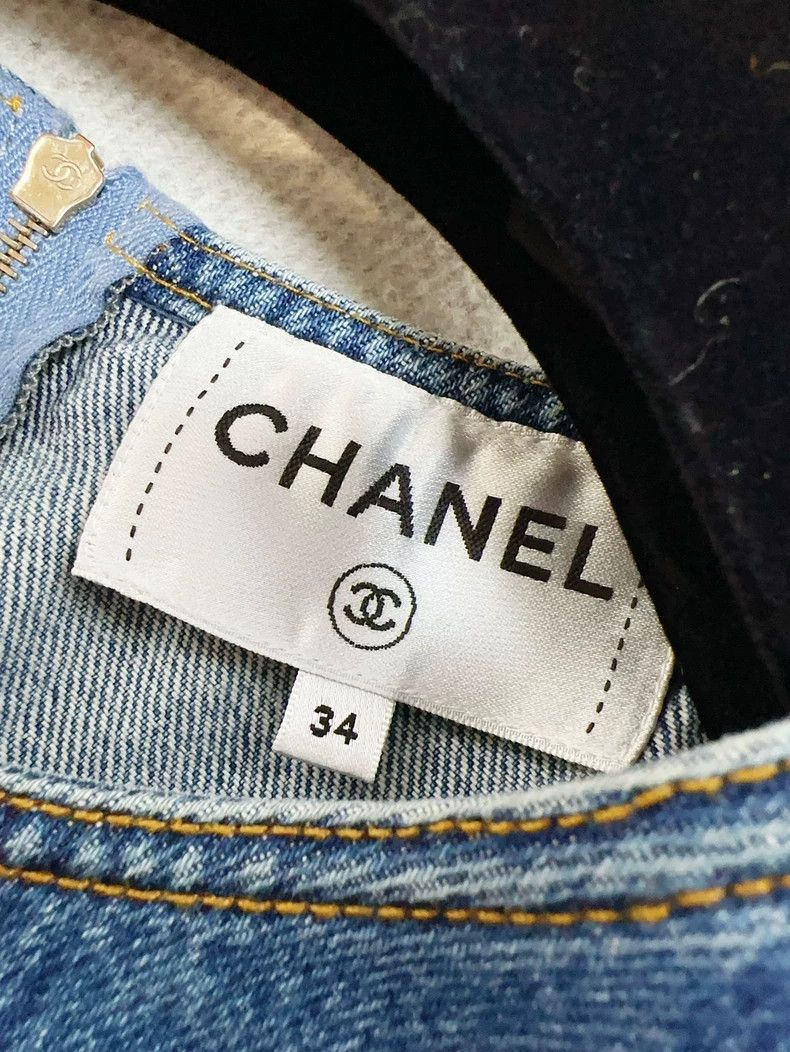 Chanel Chanel 22k jewel buckle blue denim sleeveless dress Size XXS / US 00 / IT 34 - 6 Thumbnail