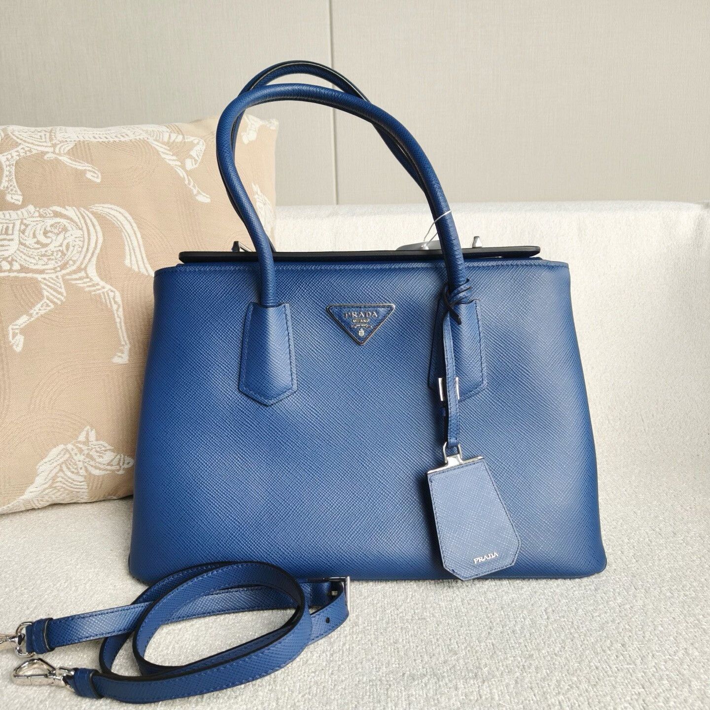 Prada Pre-loved Bag Very good condition Size ONE SIZE - 1 Thumbnail