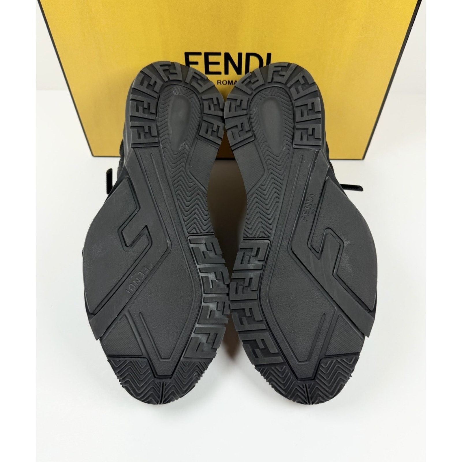 Fendi Size 11UK/12US - Fendi Flow FF Monogram Side-Zip Trainers Size US 12 / EU 45 - 7 Thumbnail